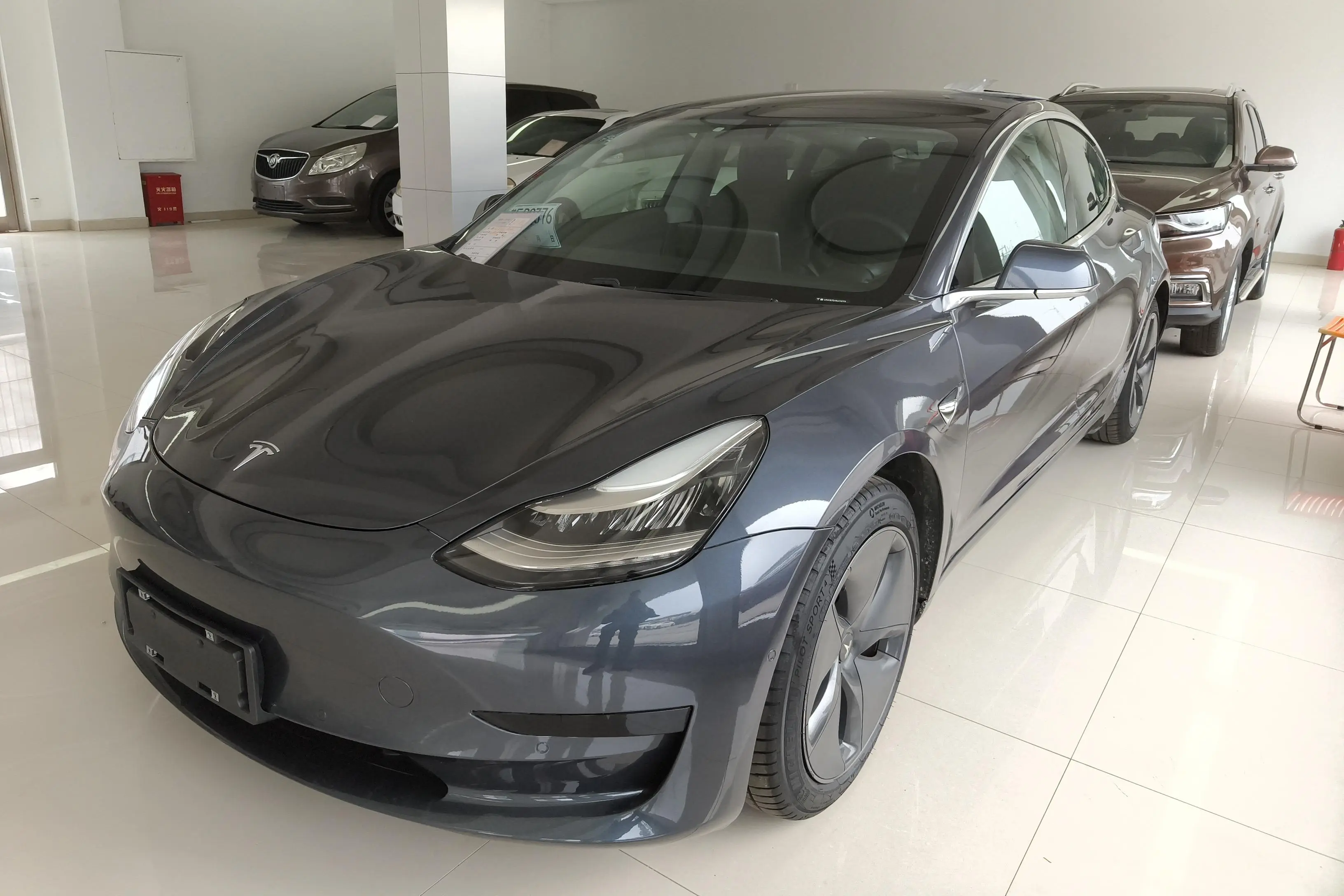 Tesla Model 3  из Китая