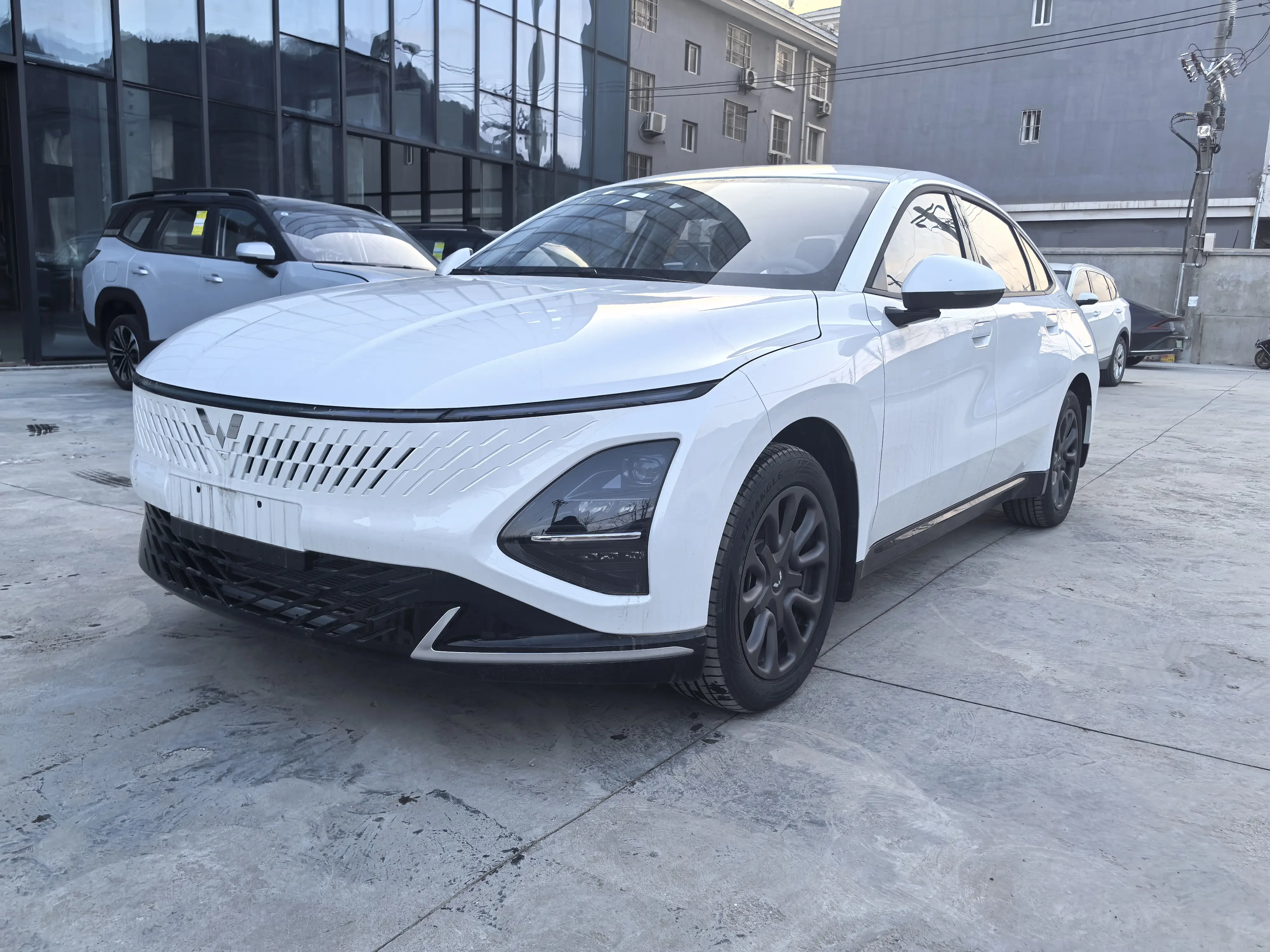 Wuling Starlight PHEV  из Китая