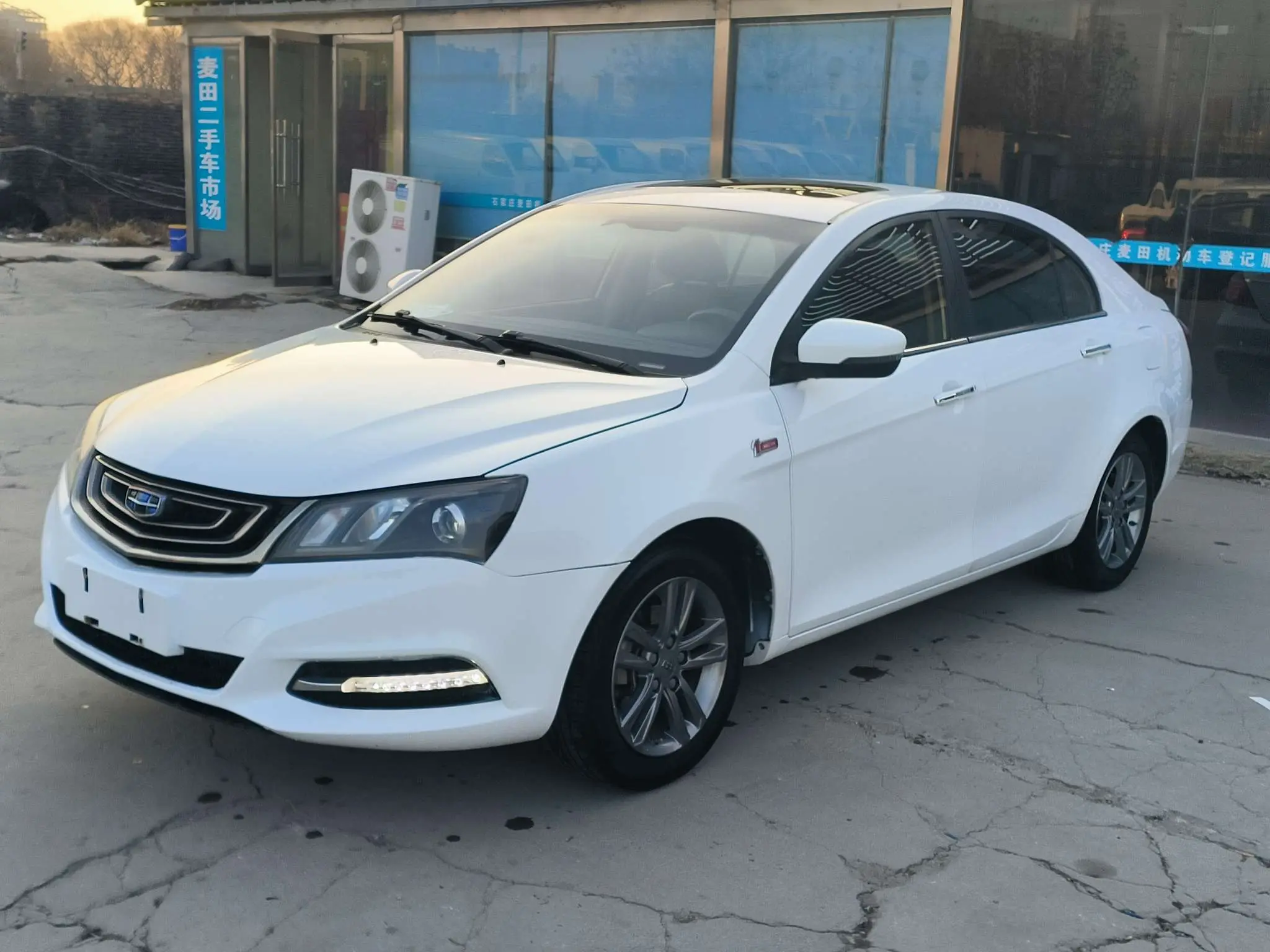 Geely Emgrand  из Китая