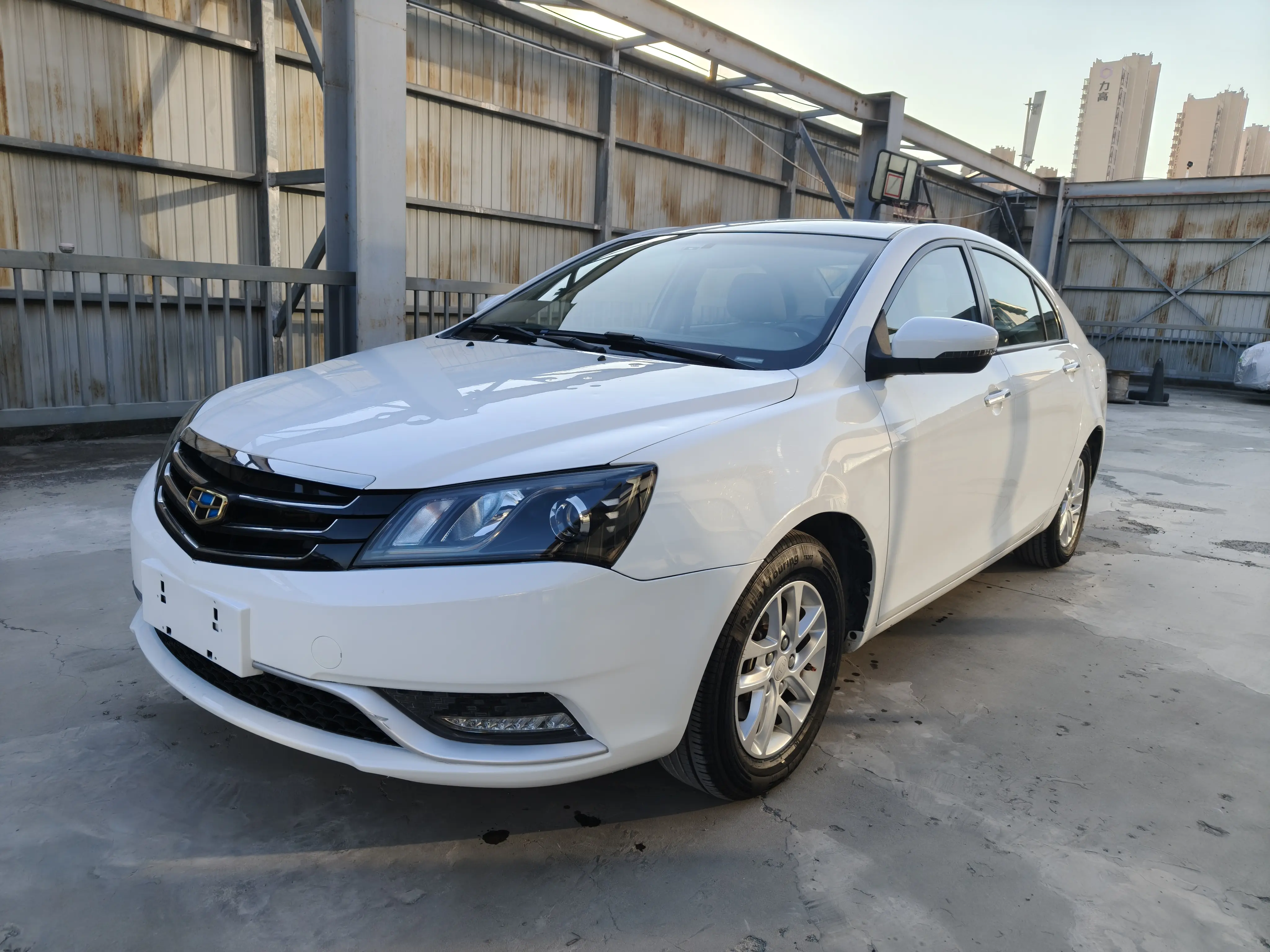 Geely Emgrand  из Китая