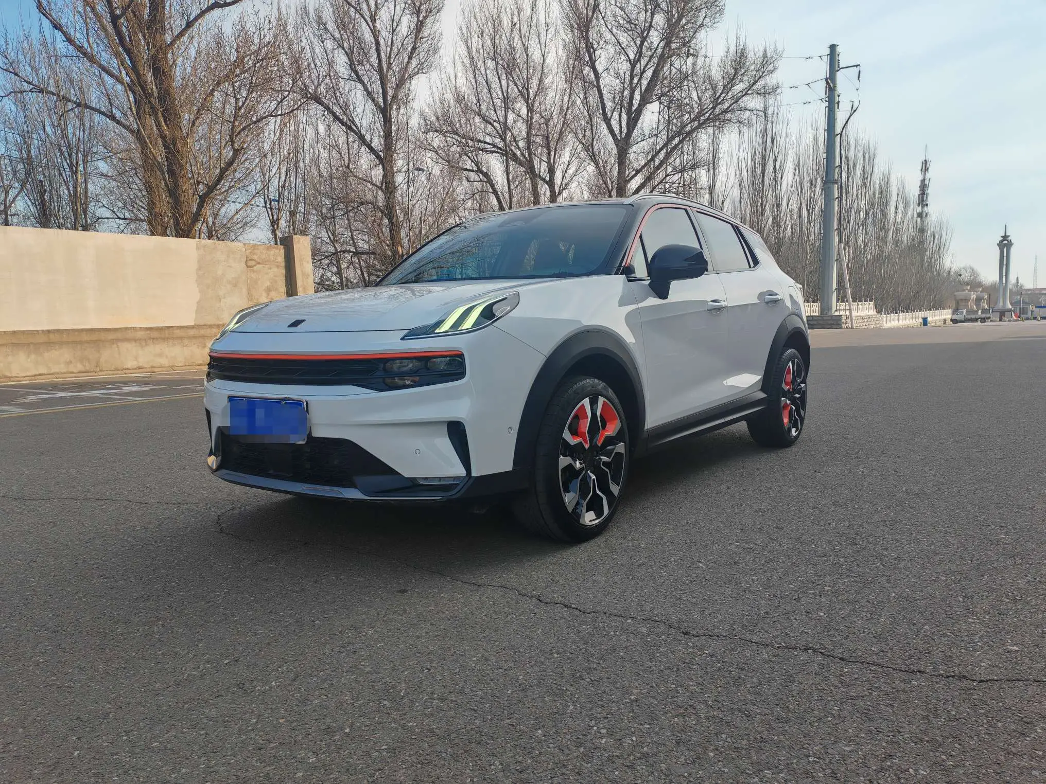 Lynk & Co 06