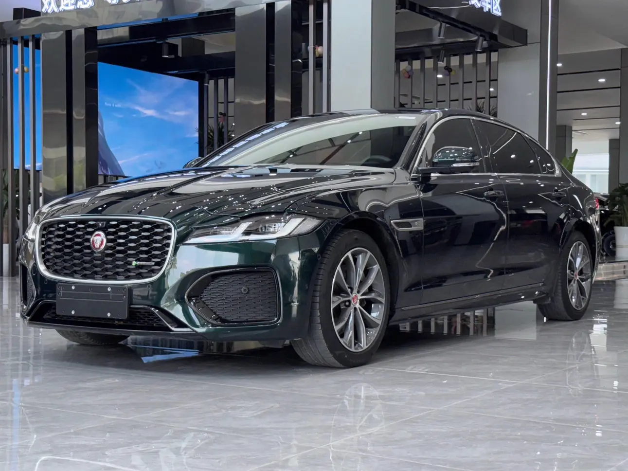Jaguar XFL
