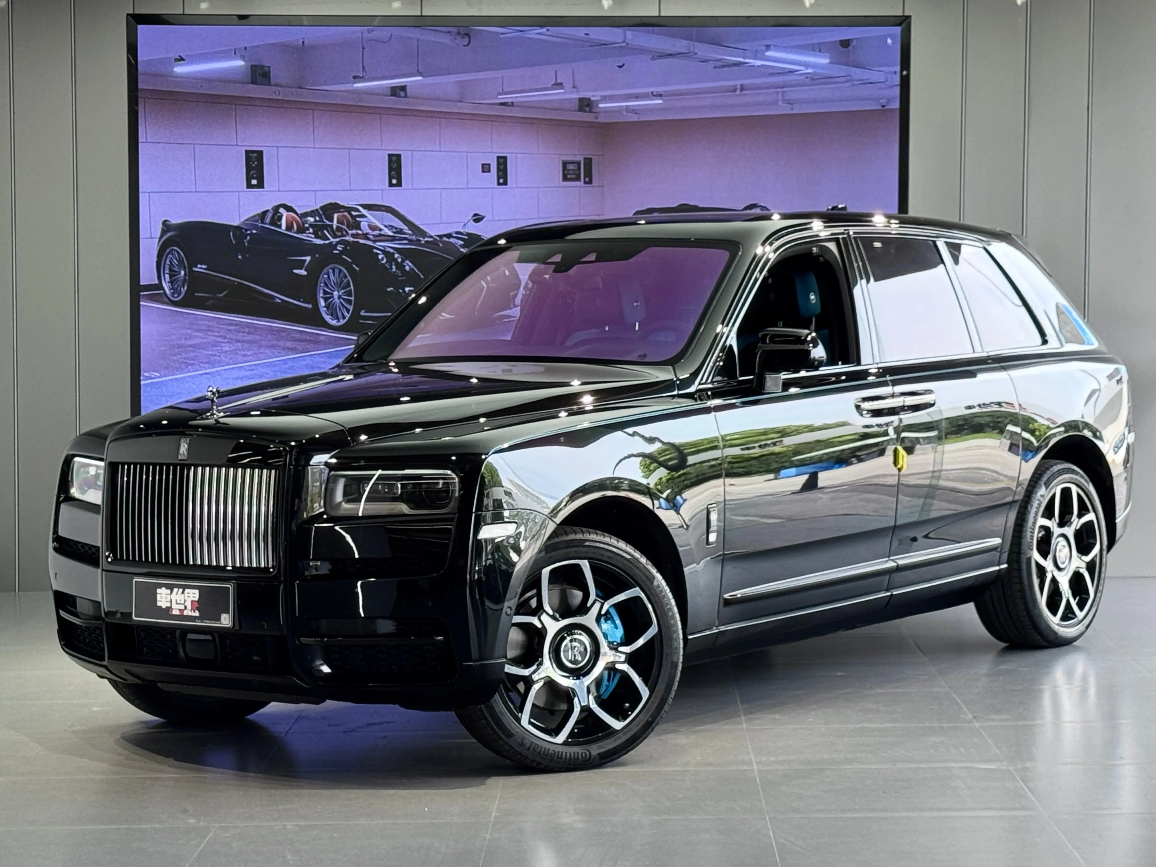 Rolls Royce Cullinan  из Китая