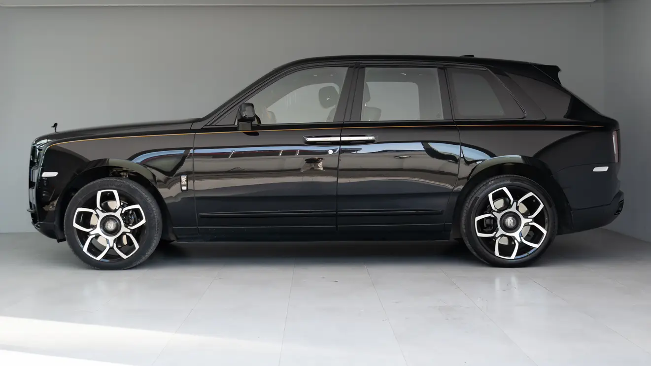 Rolls Royce Cullinan  из Китая