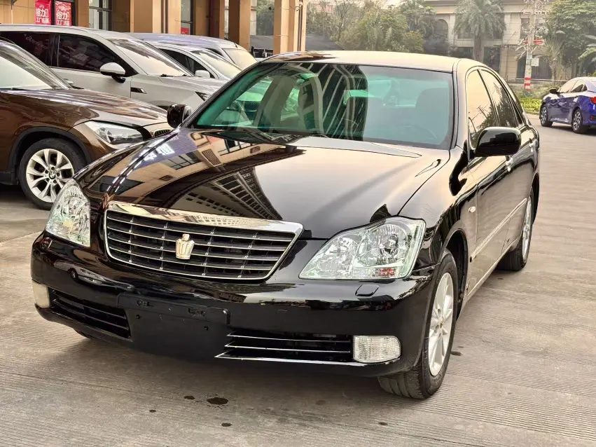 Toyota Crown  из Китая