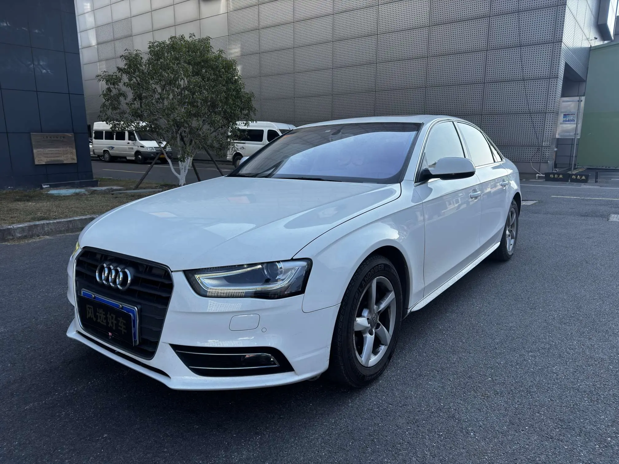 Audi A4L  из Китая