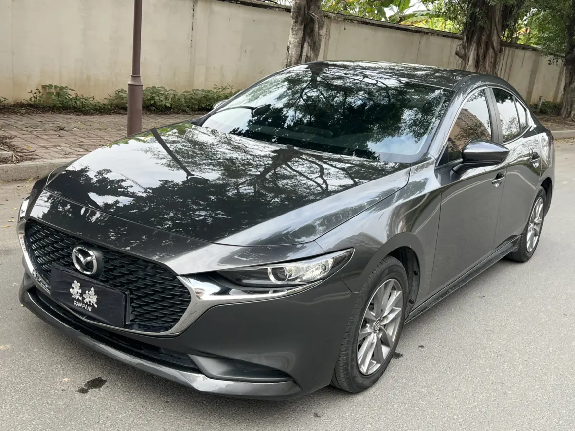Mazda Axela (Mazda3)  из Китая