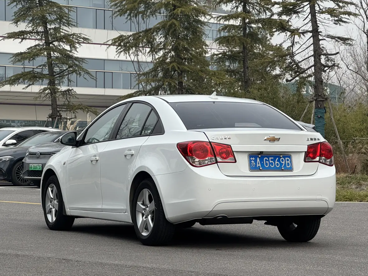 Chevrolet Monza (Cruze)  из Китая