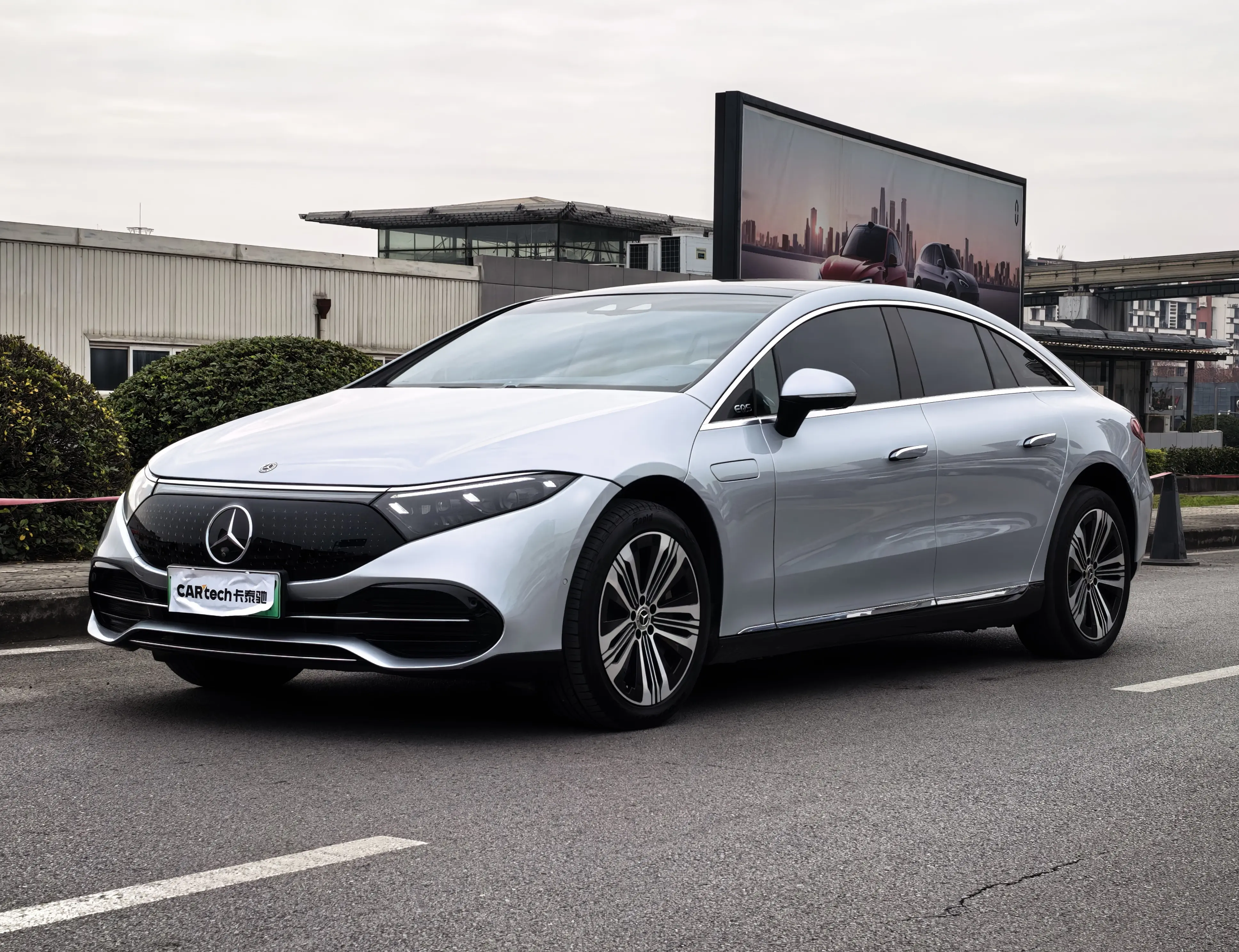 Mercedes-Benz EQS  из Китая