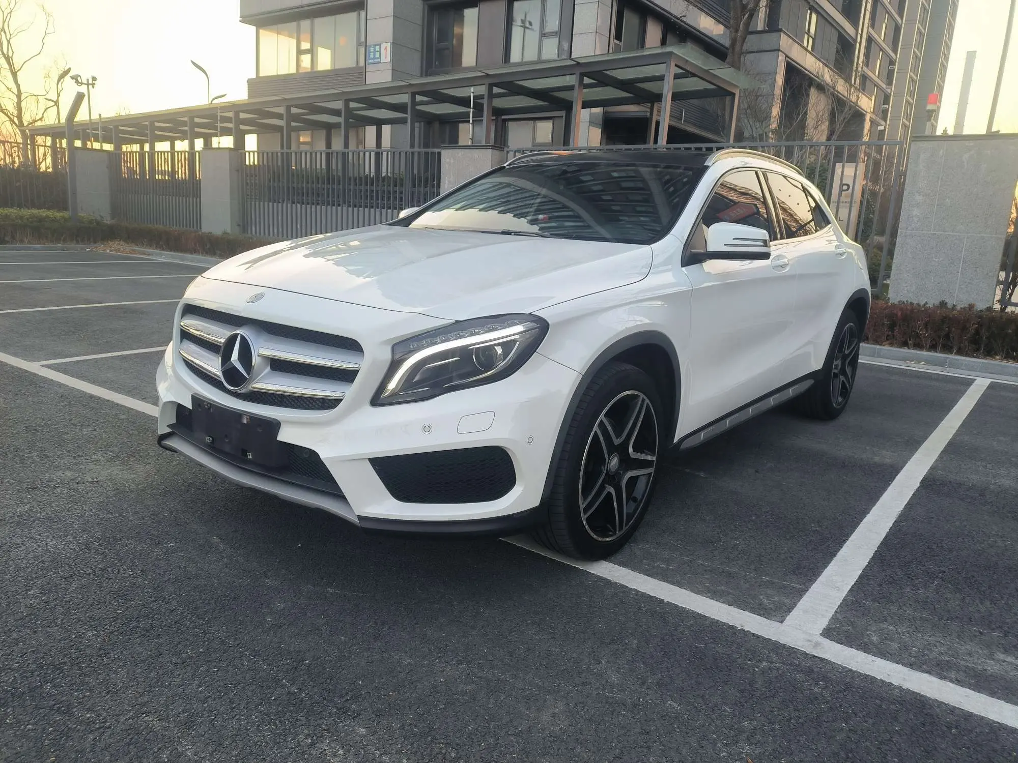 Mercedes-Benz GLA  из Китая