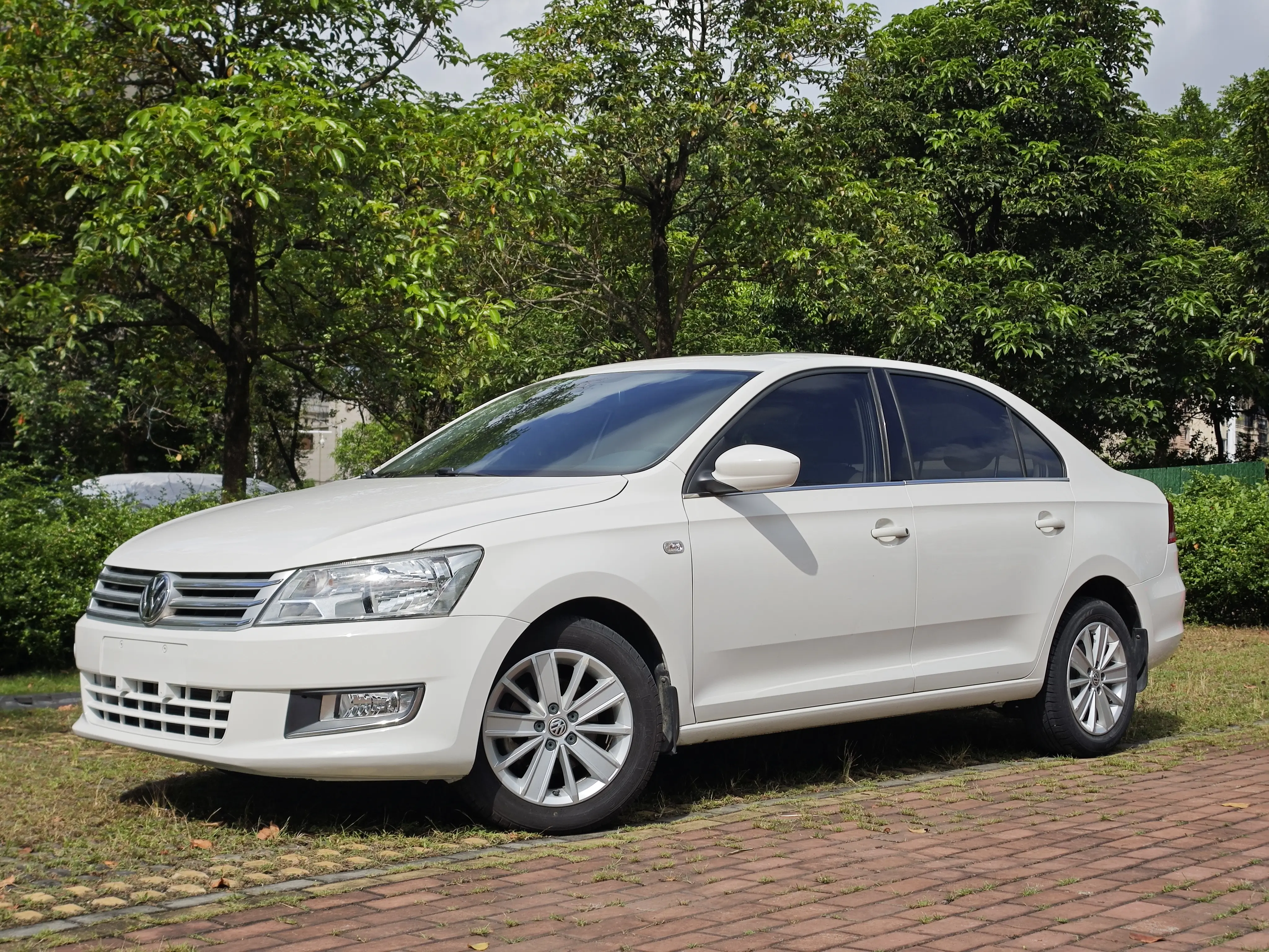 Volkswagen Santana  из Китая