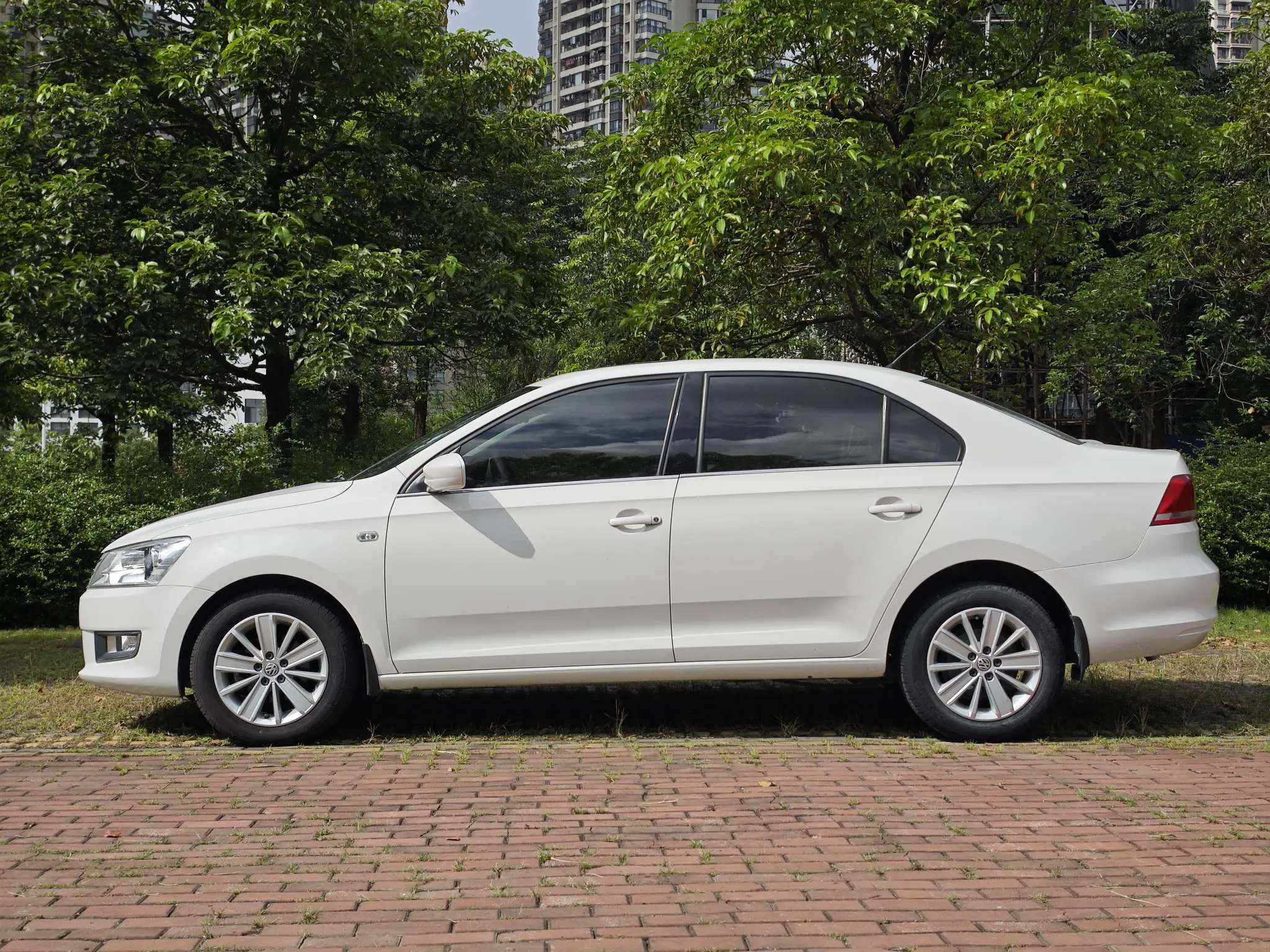 Volkswagen Santana  из Китая