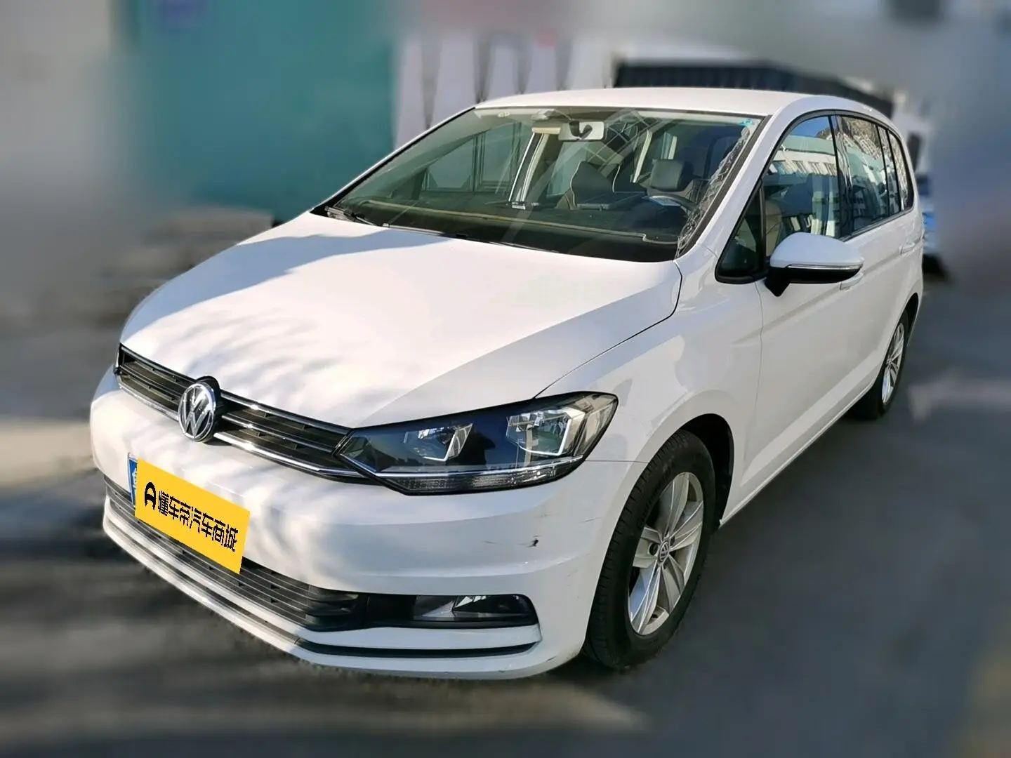 Volkswagen Touran L  из Китая