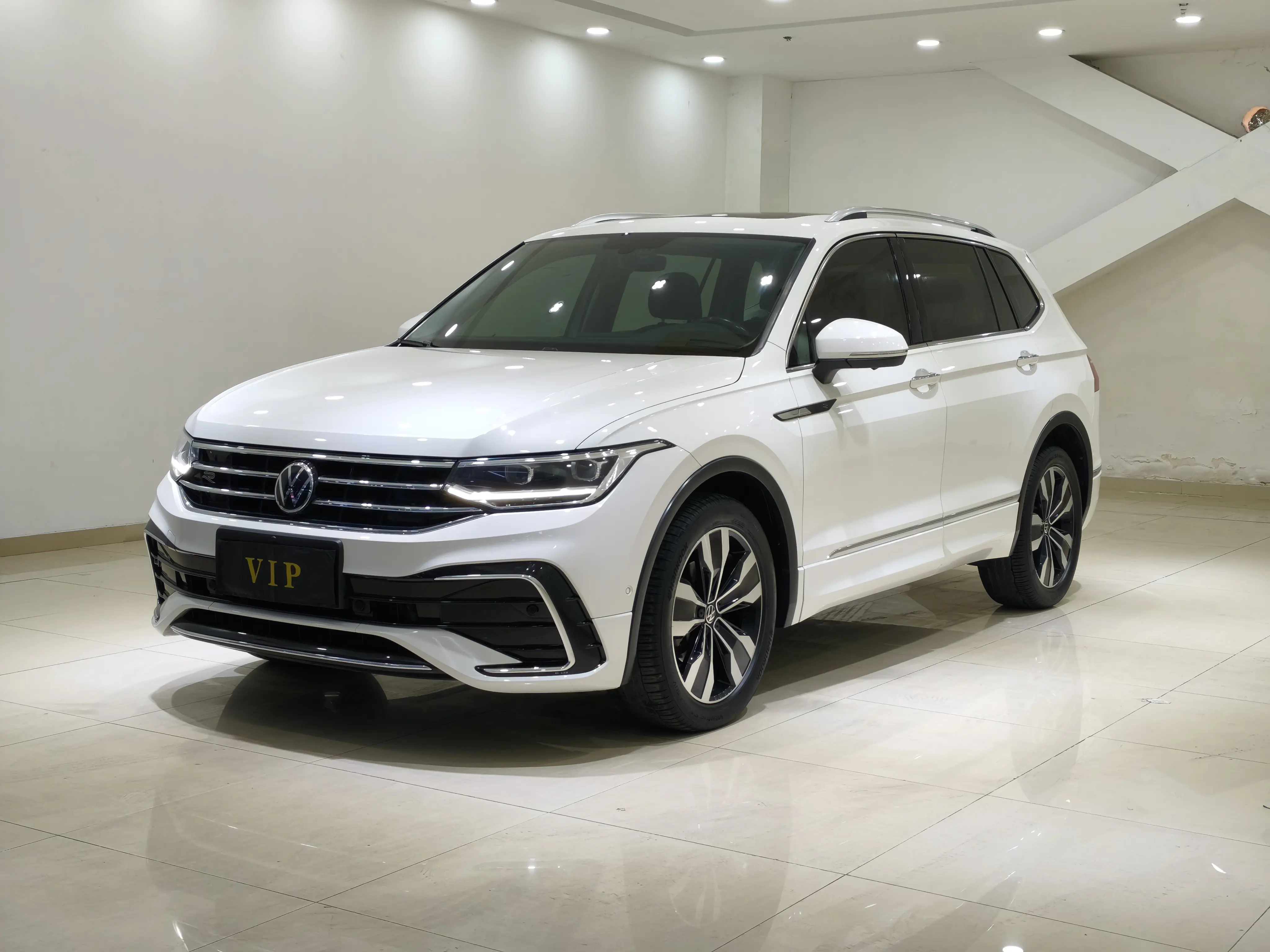 Volkswagen Tiguan L  из Китая