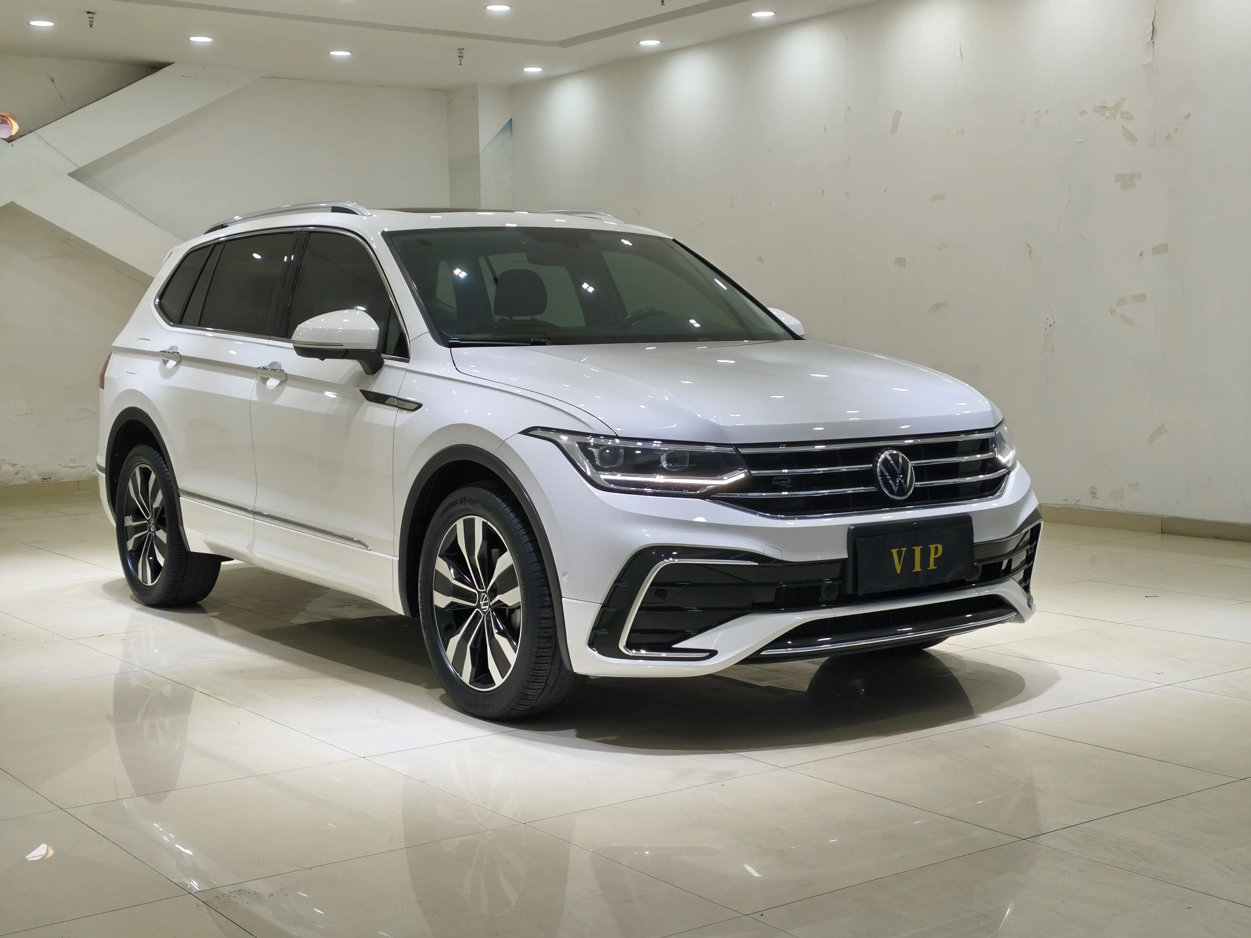 Volkswagen Tiguan L  из Китая