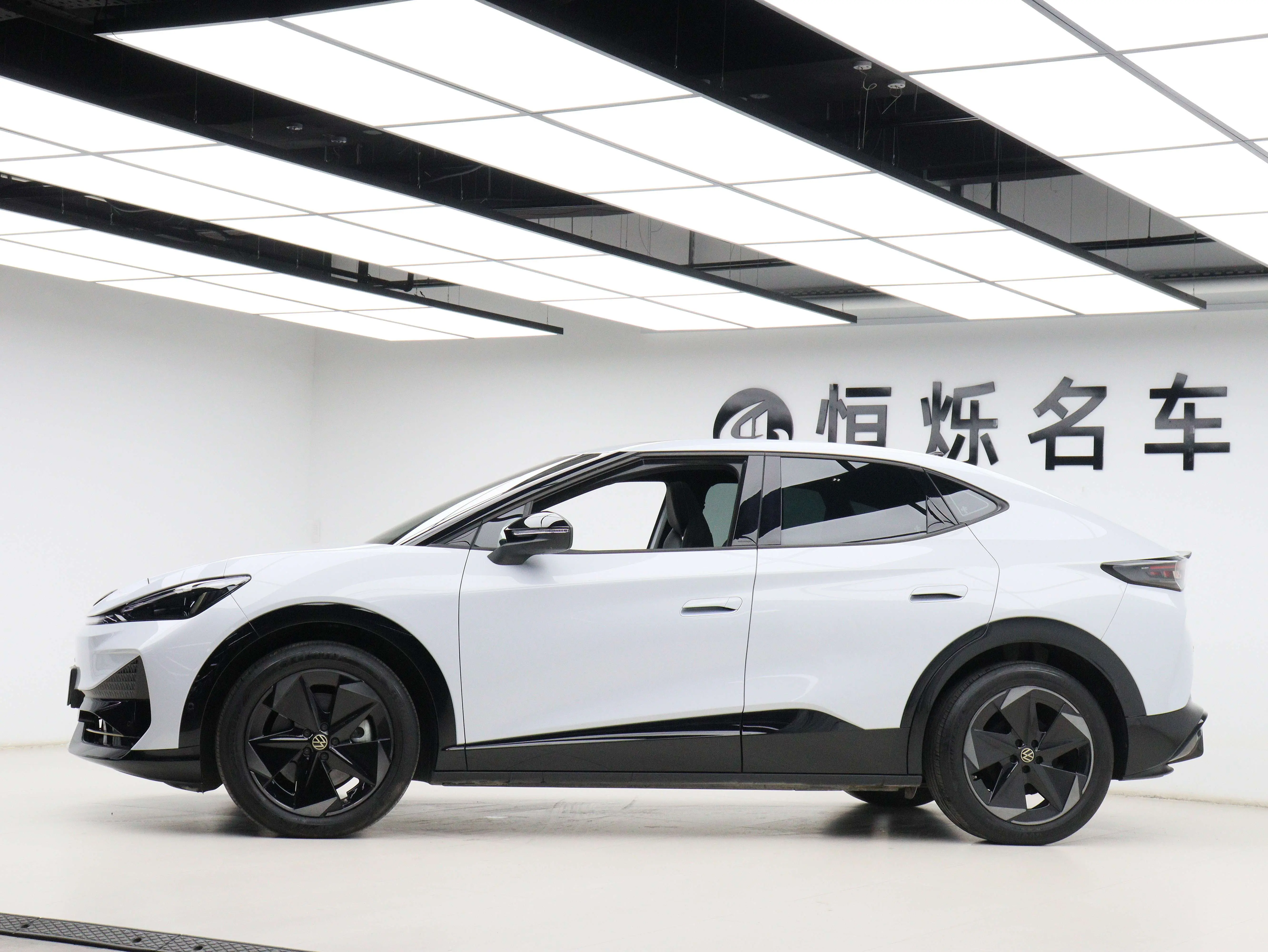 Volkswagen With the crowd06  из Китая