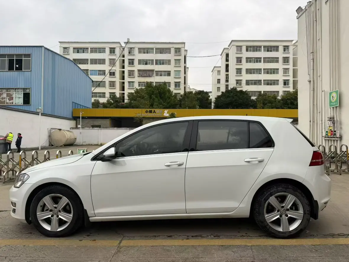 Volkswagen Golf  из Китая