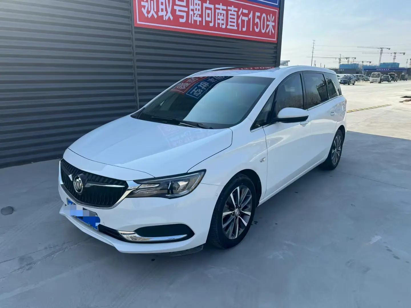 Buick GL6  из Китая
