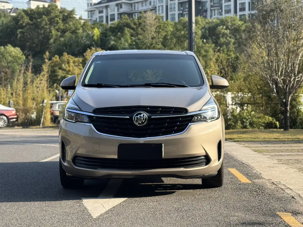 Buick GL8  из Китая