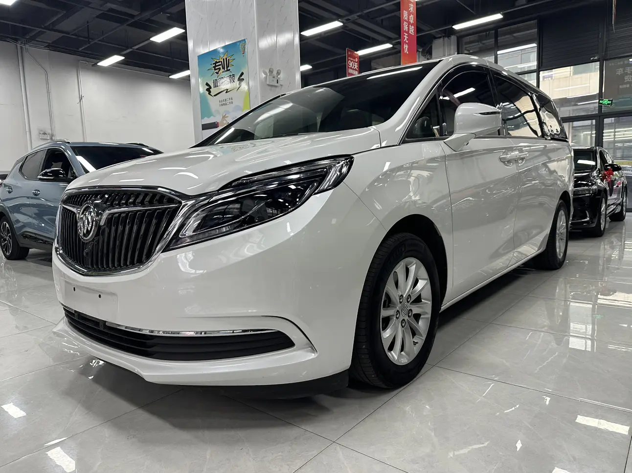 Buick GL8  из Китая
