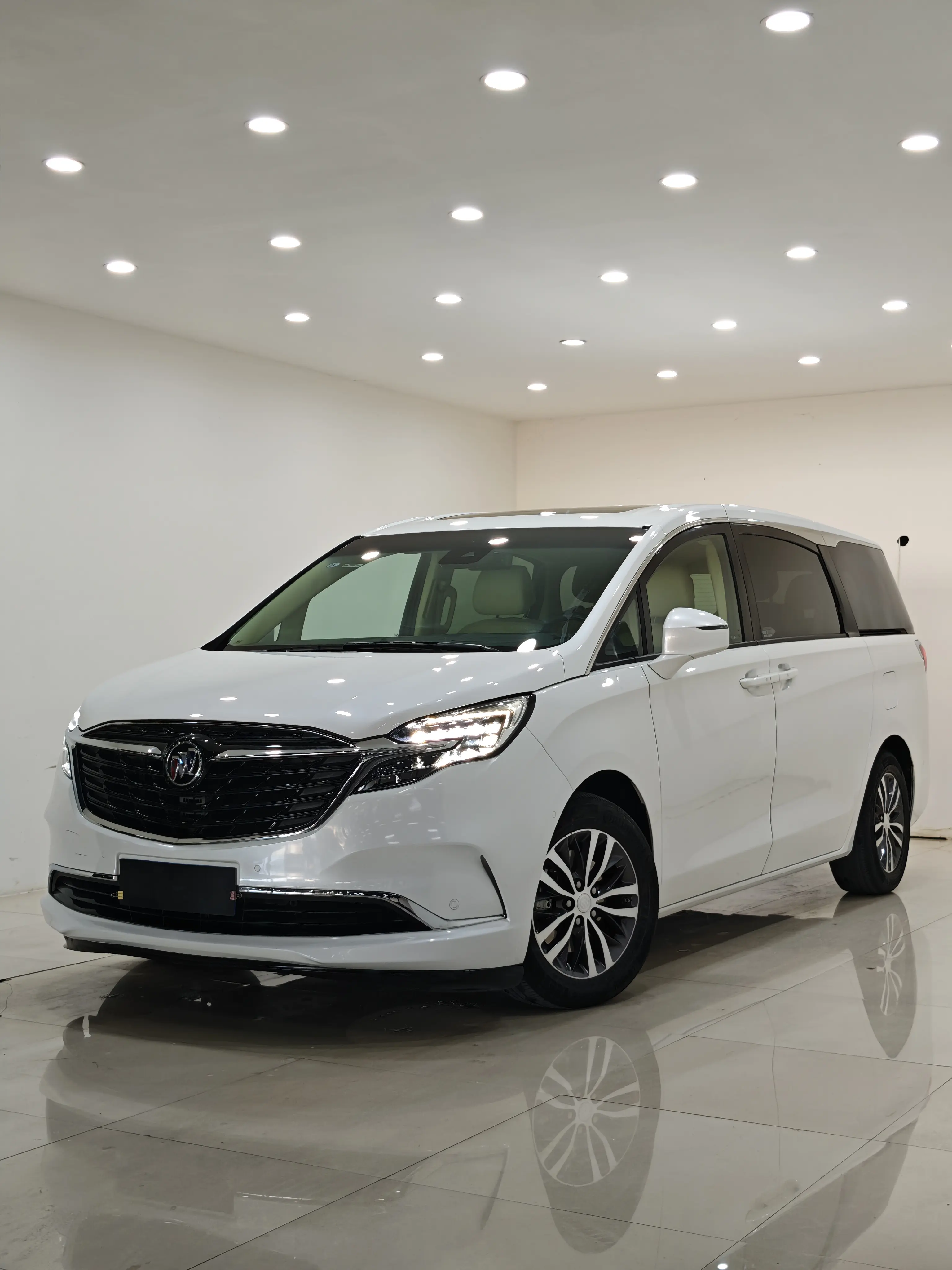 Buick GL8  из Китая