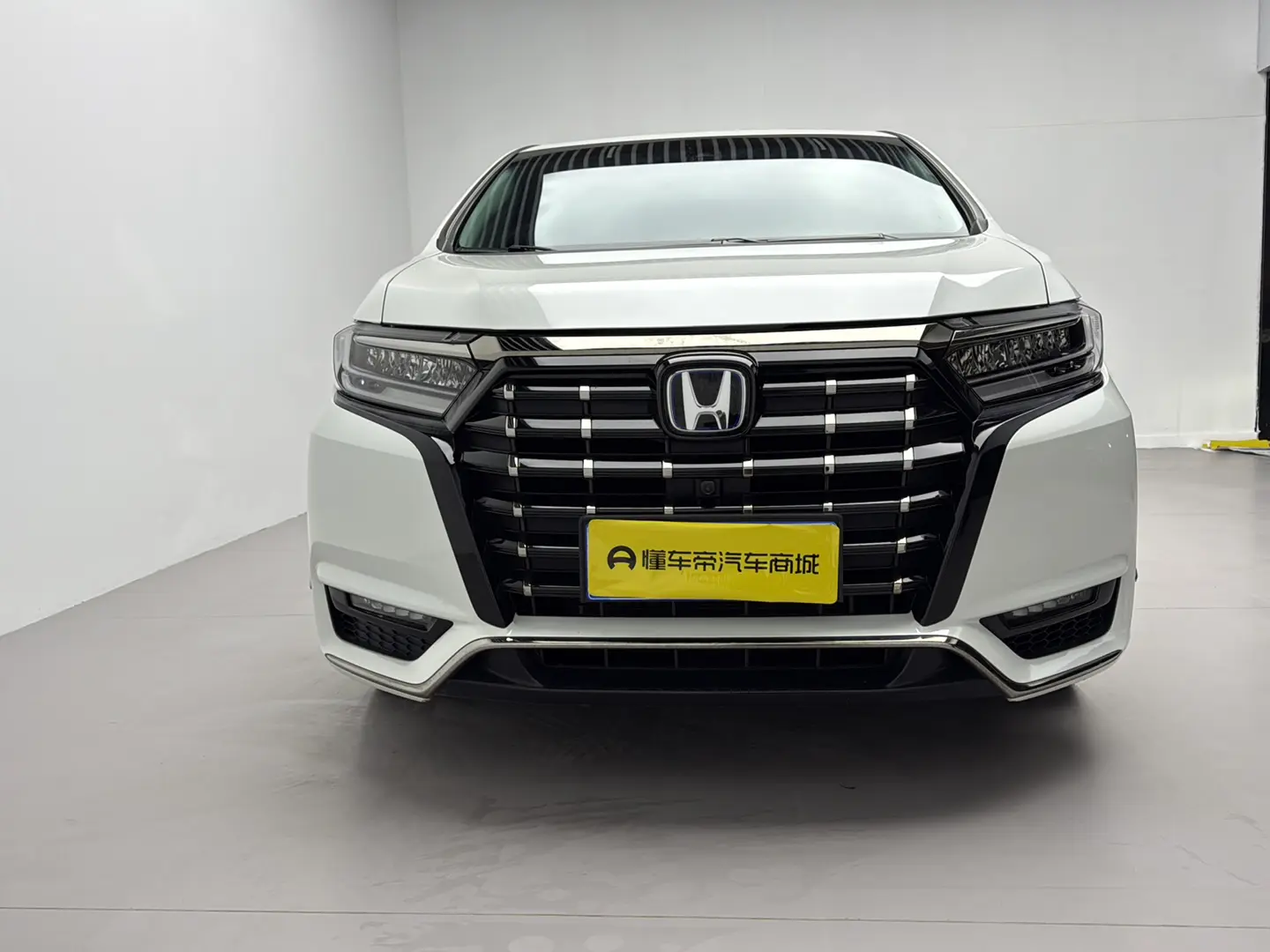 Honda Elysion (Alison)  из Китая