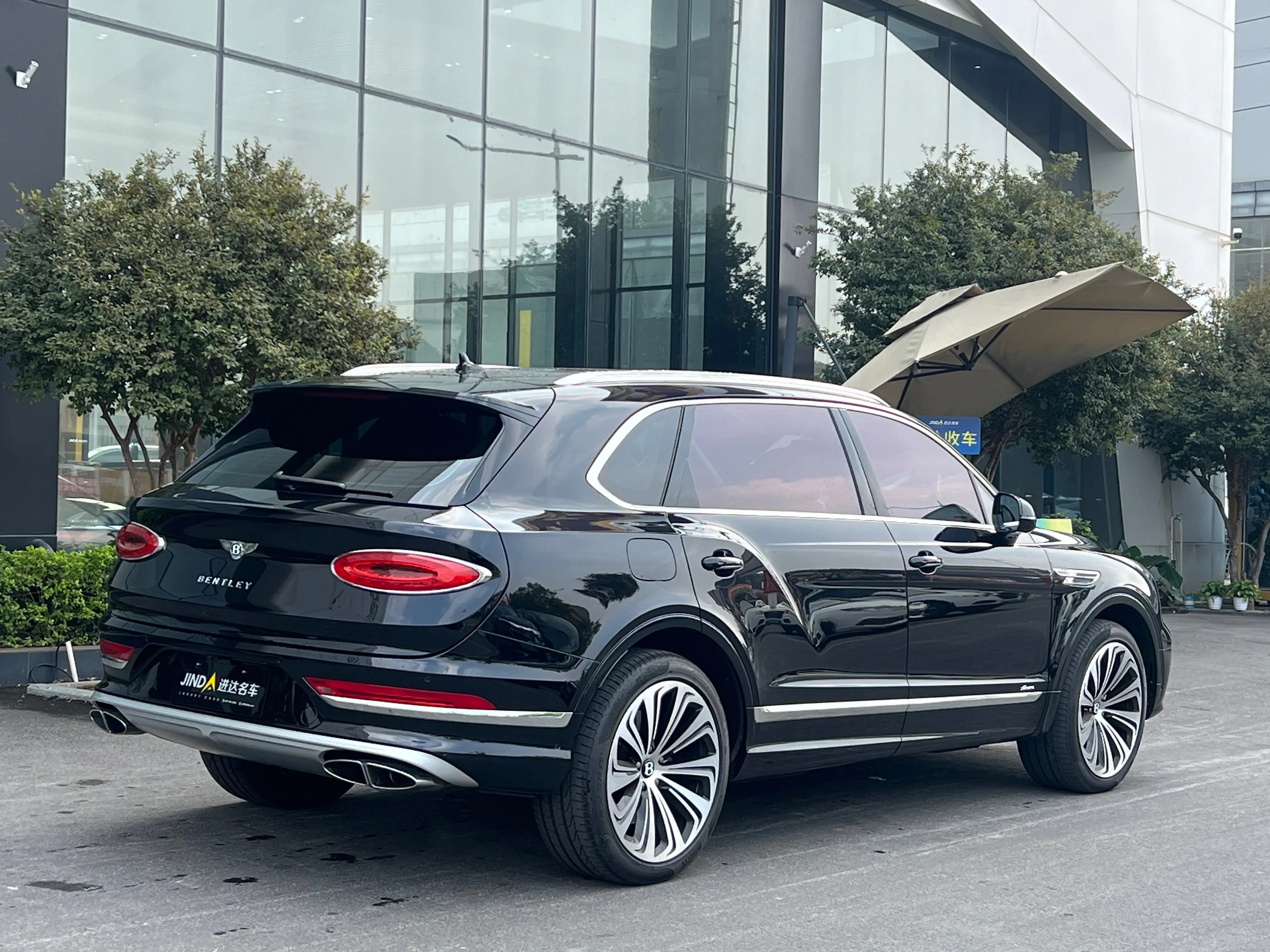 Bentley Bentayga  из Китая