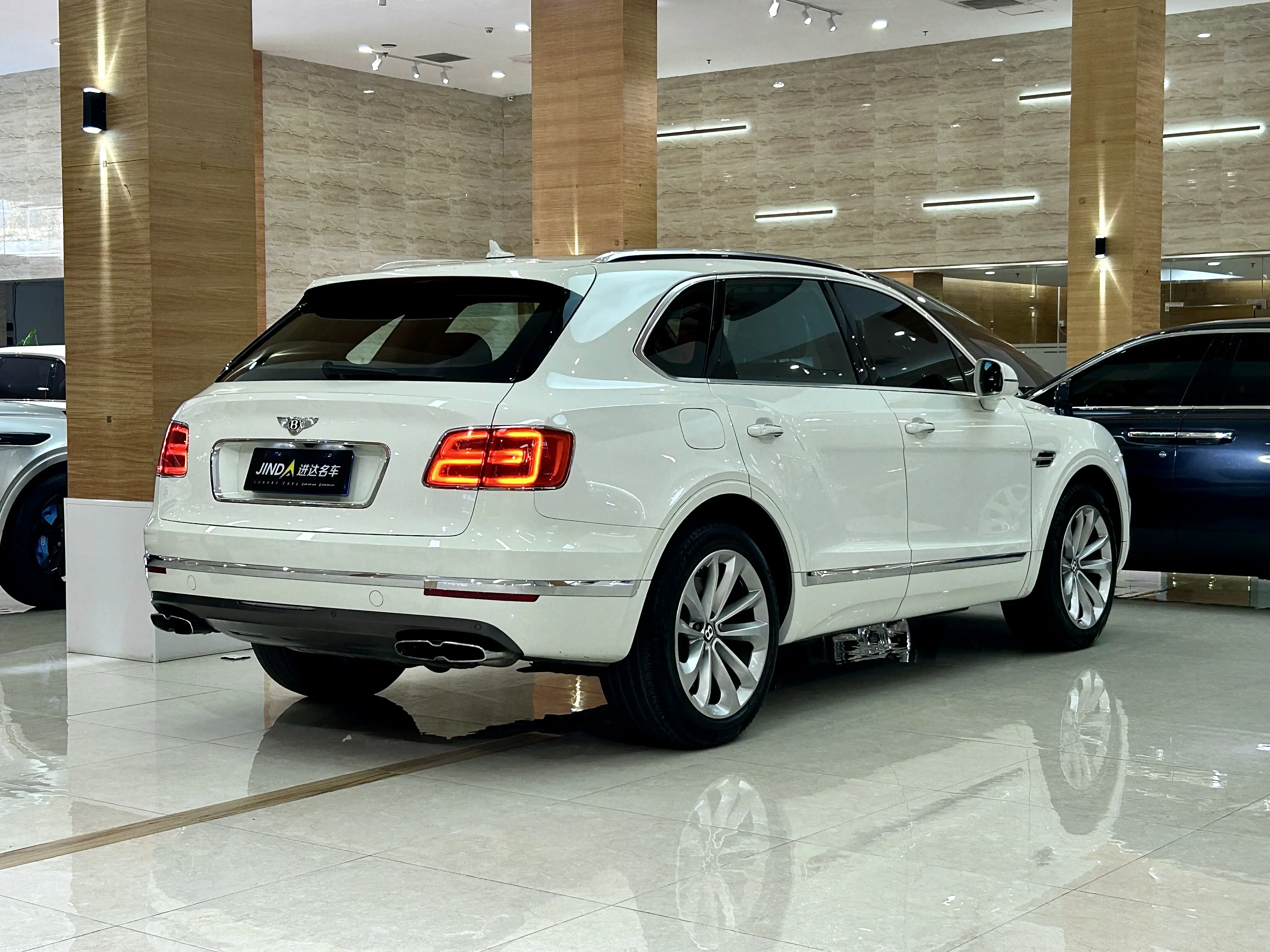 Bentley Bentayga  из Китая