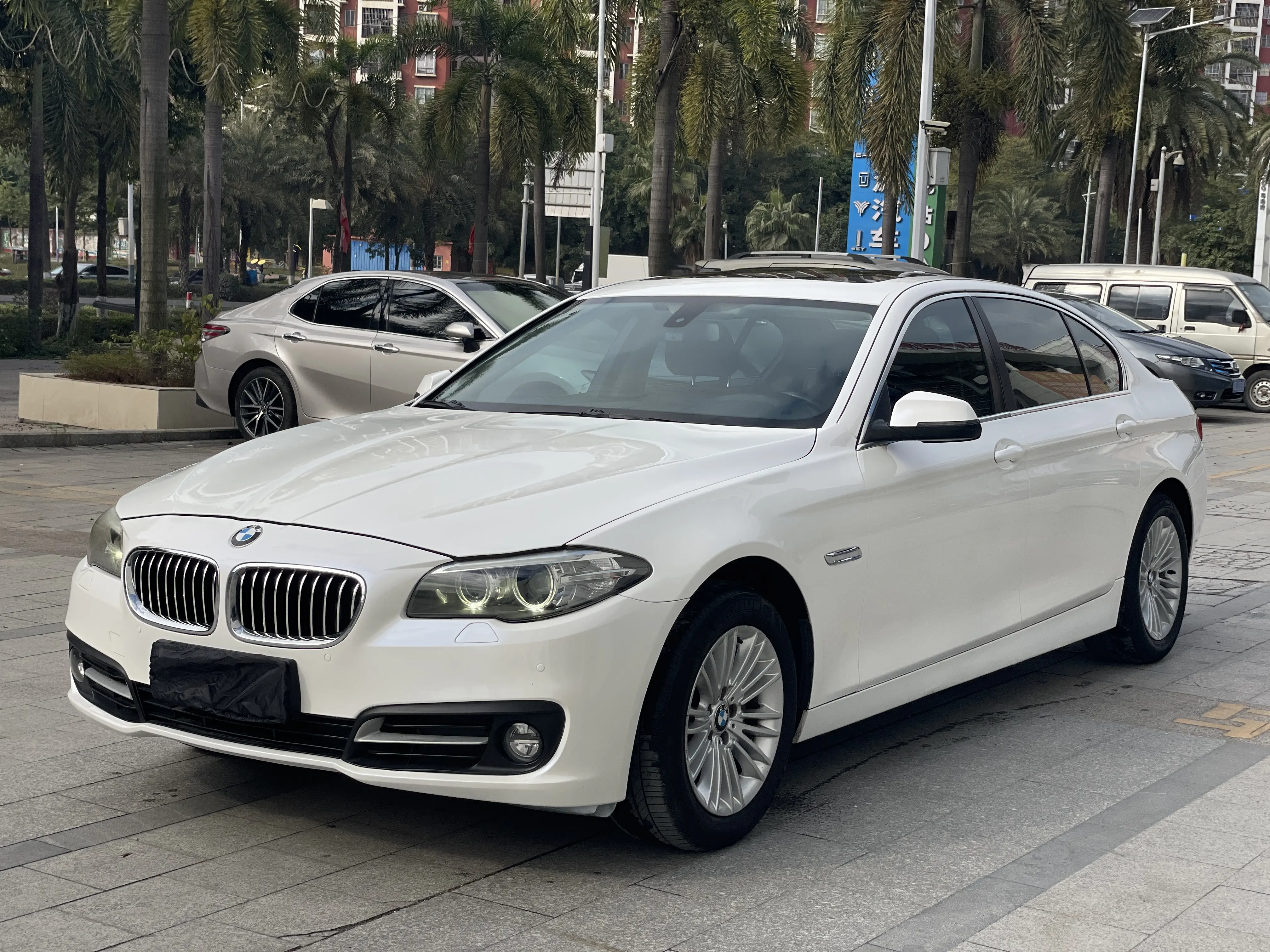 BMW 5 Series  из Китая