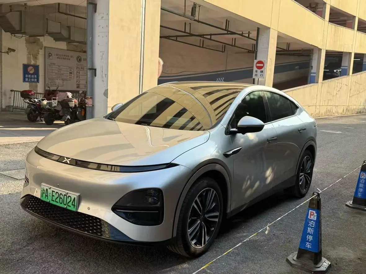 Xpeng G6  из Китая