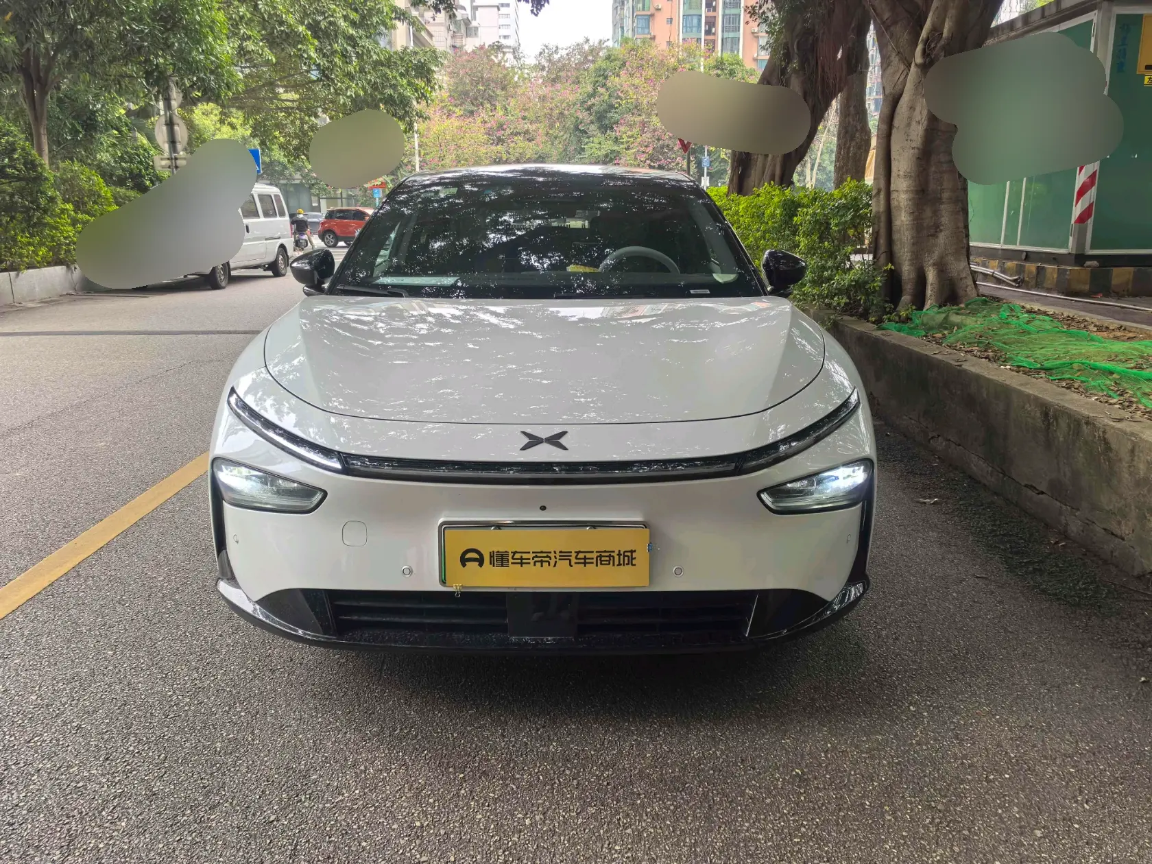 Xpeng P7+  из Китая