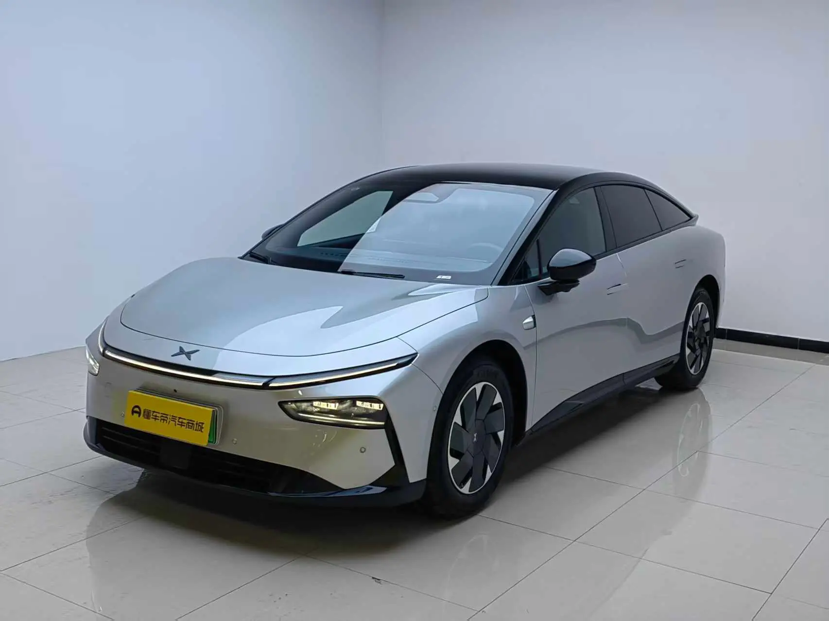 Xpeng P7+  из Китая