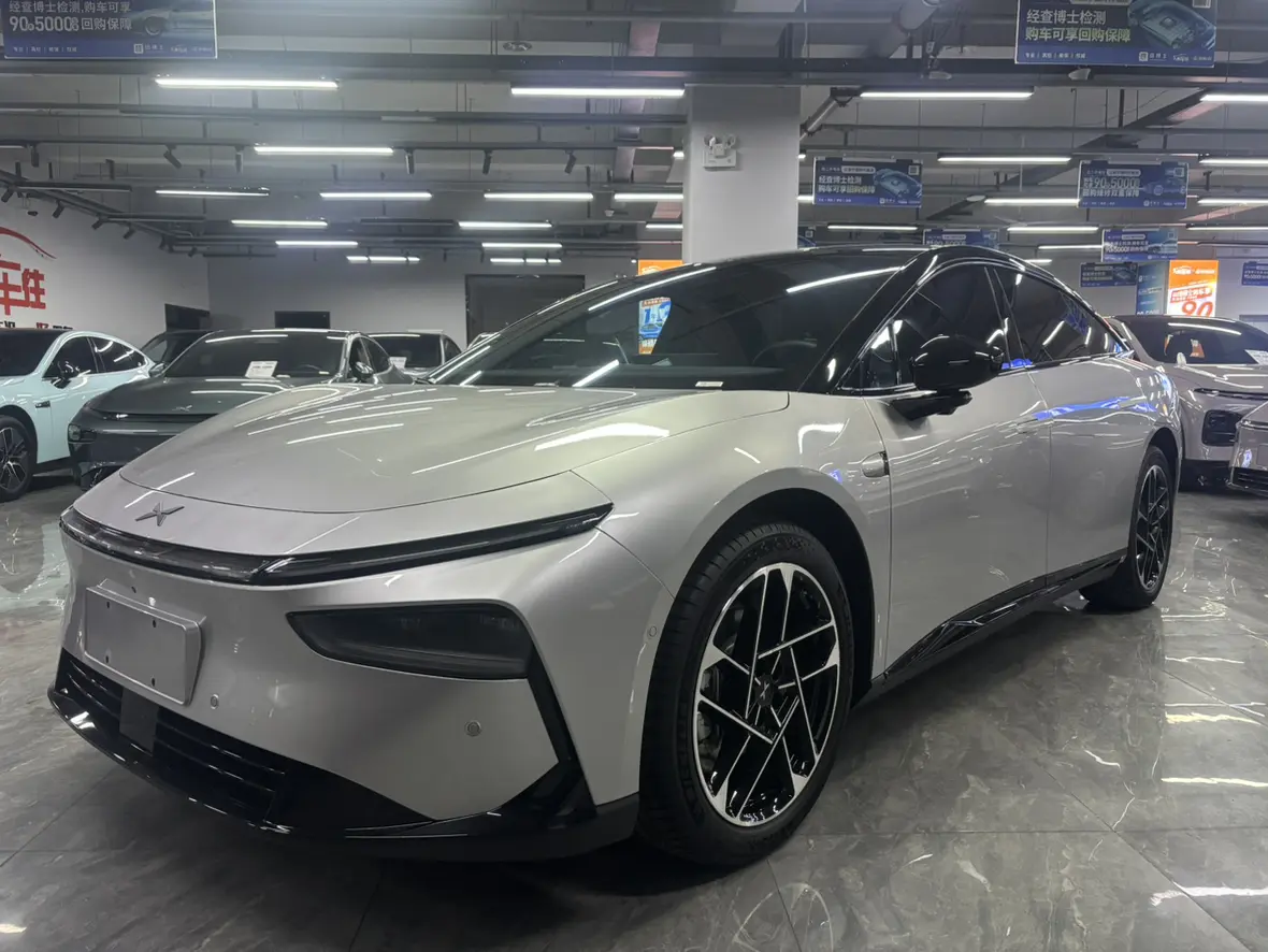 Xpeng P7+  из Китая