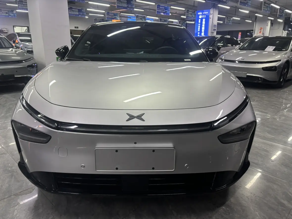 Xpeng P7+  из Китая