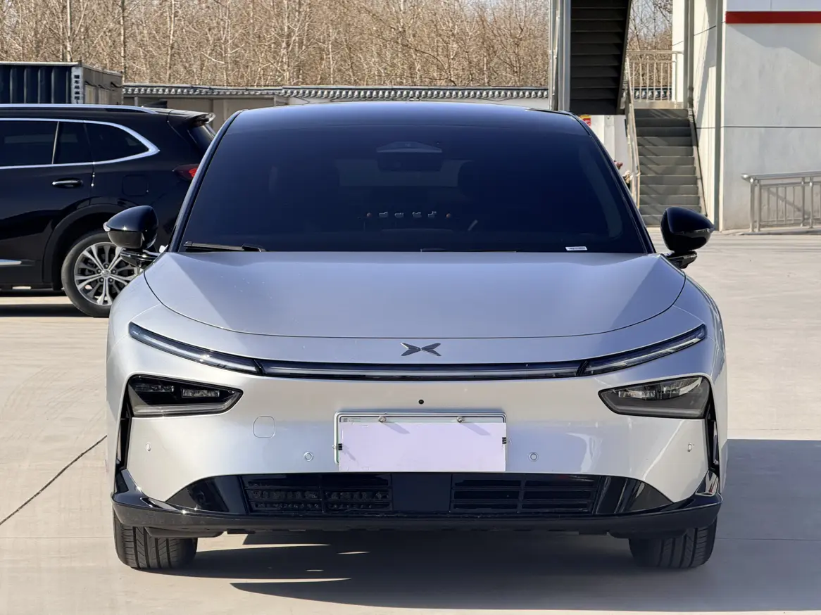 Xpeng P7+  из Китая