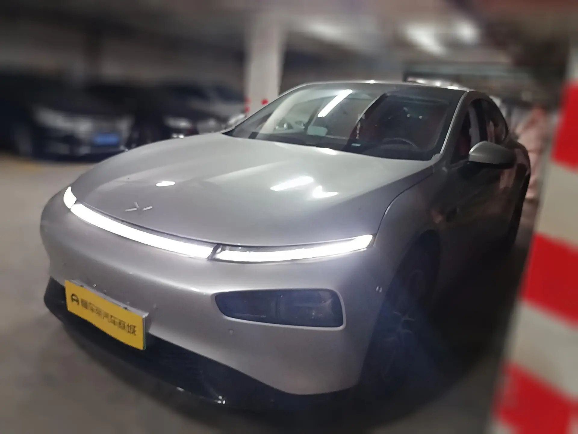 Xpeng P7  из Китая