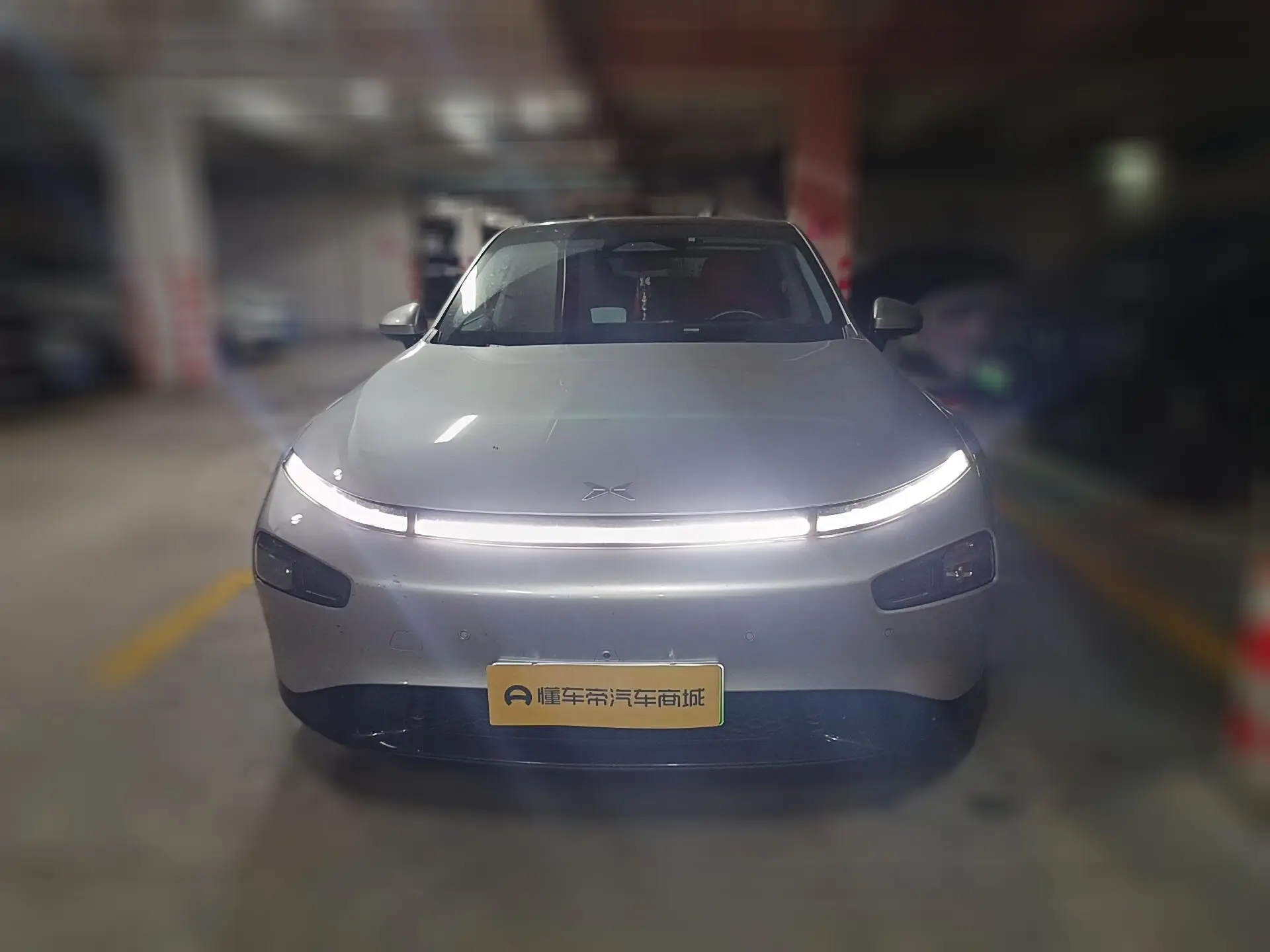 Xpeng P7  из Китая