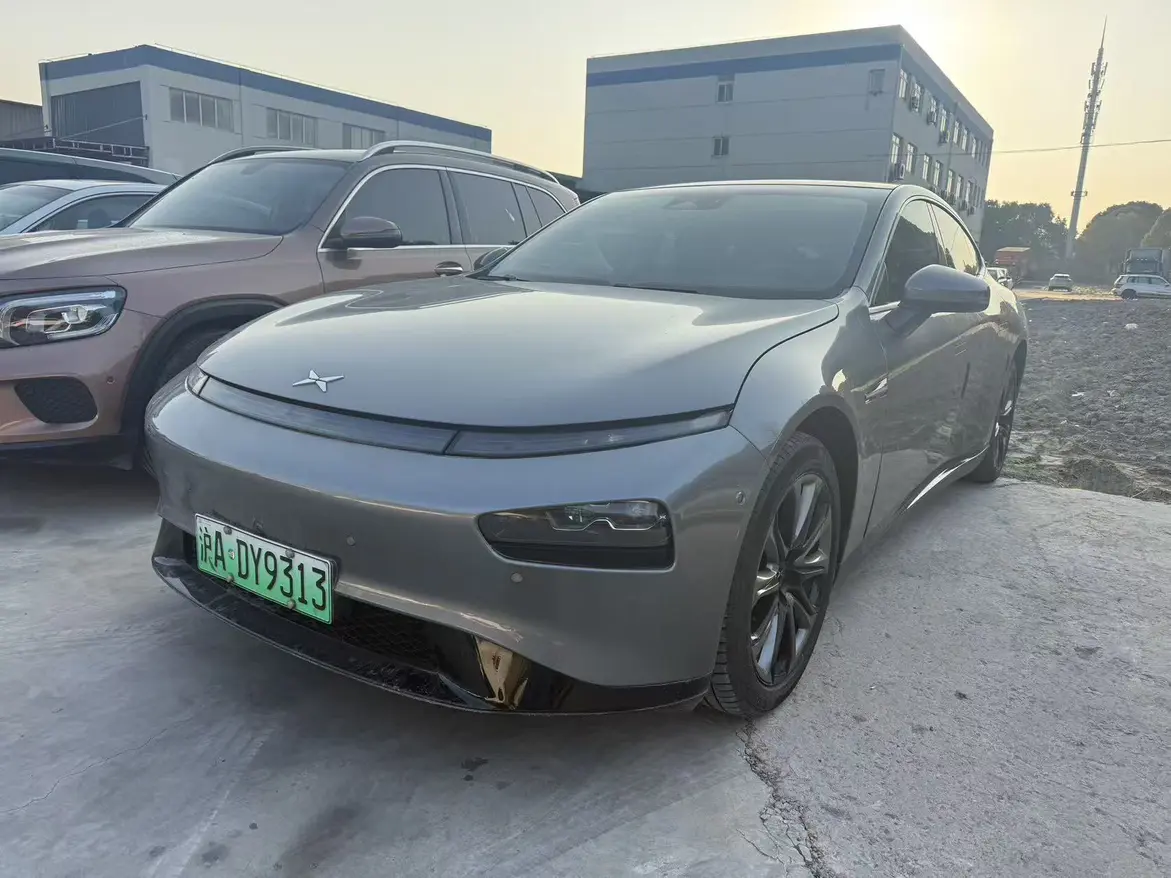 Xpeng P7  из Китая