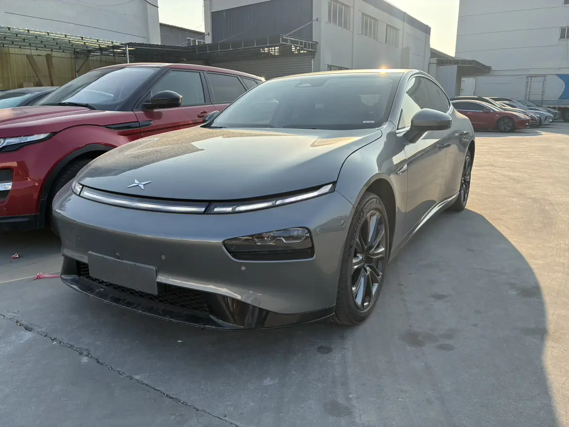 Xpeng P7  из Китая