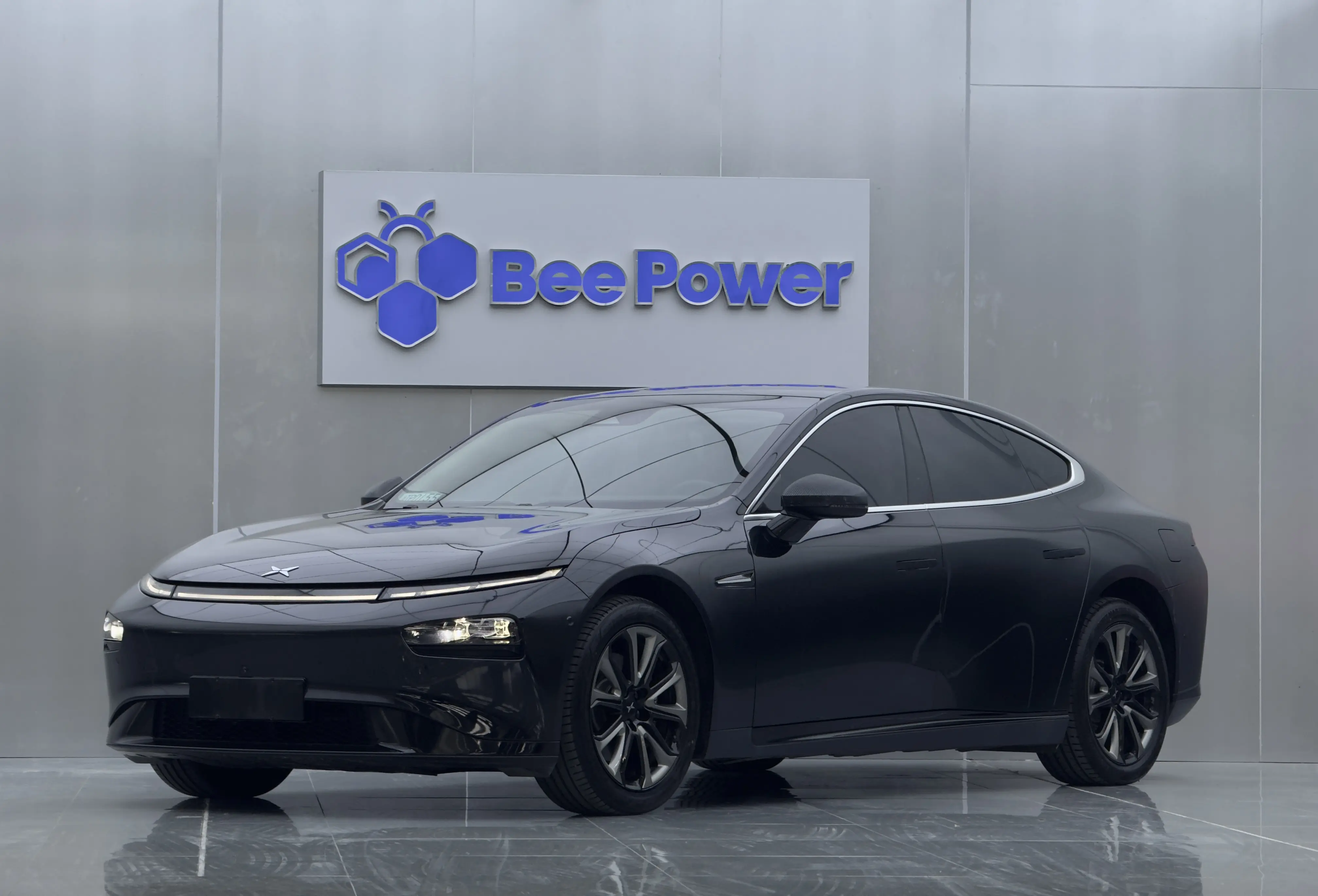 Xpeng P7  из Китая