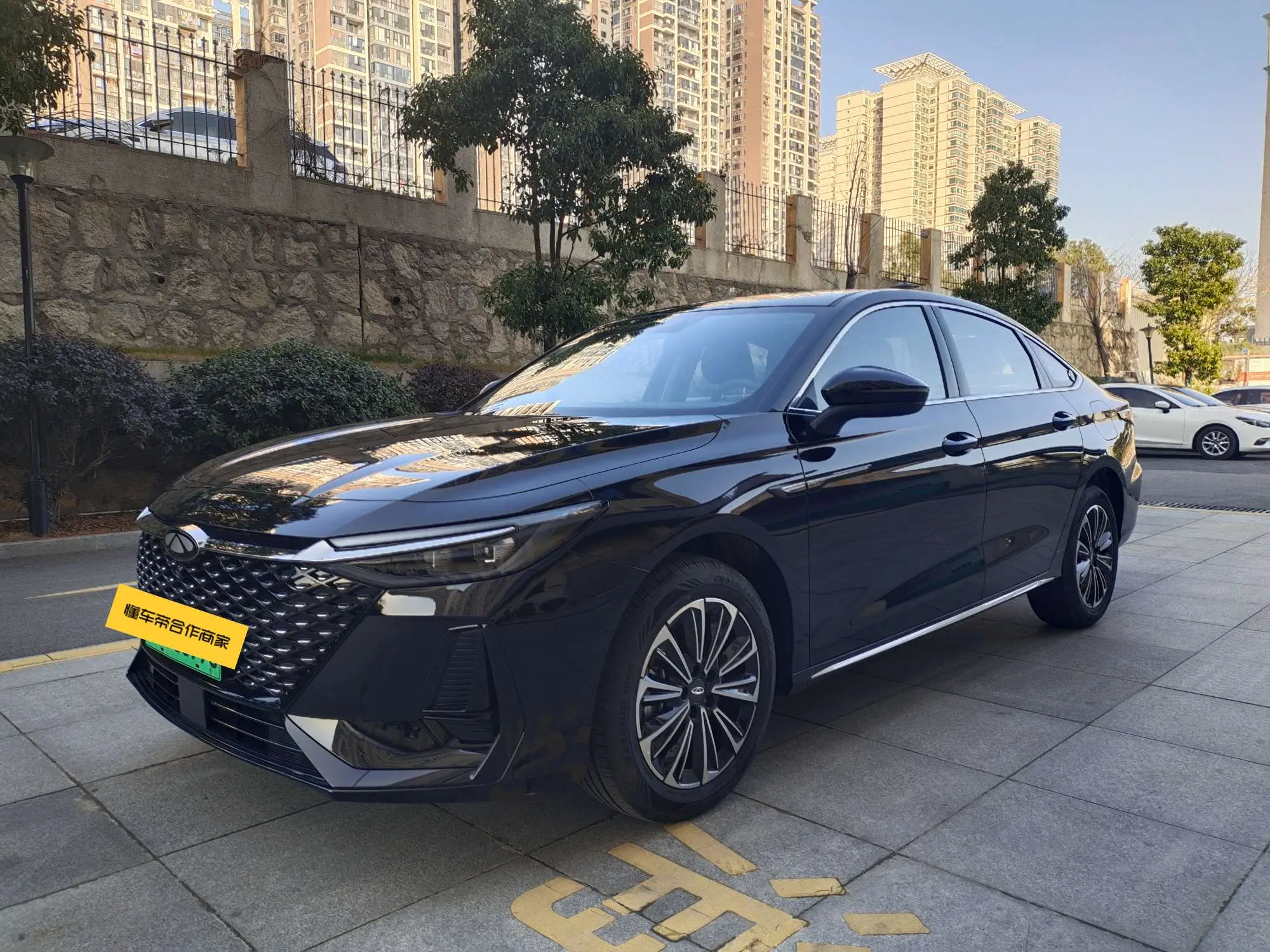 Chery Fengyun A8  из Китая