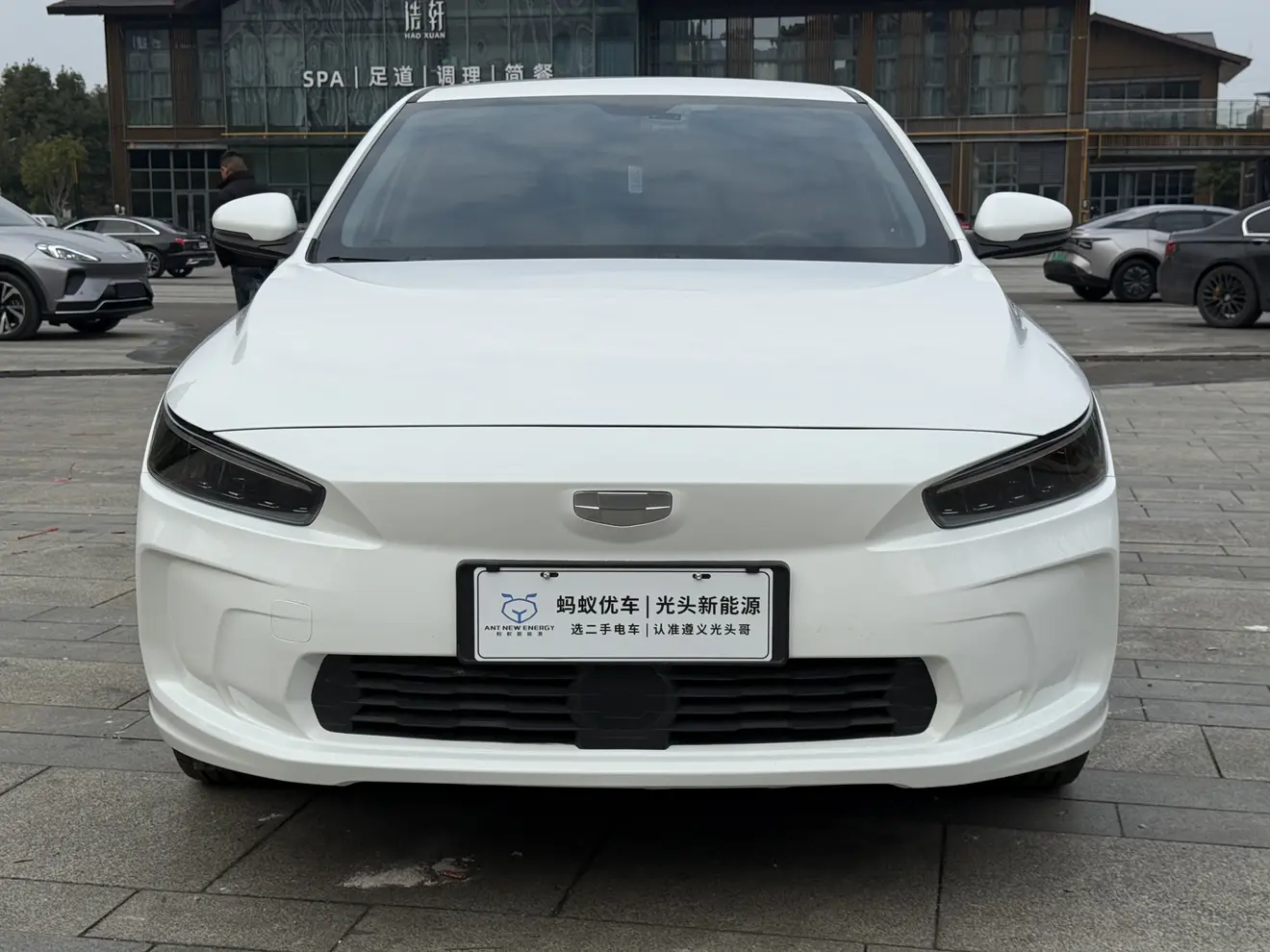 Geely Geometry A  из Китая