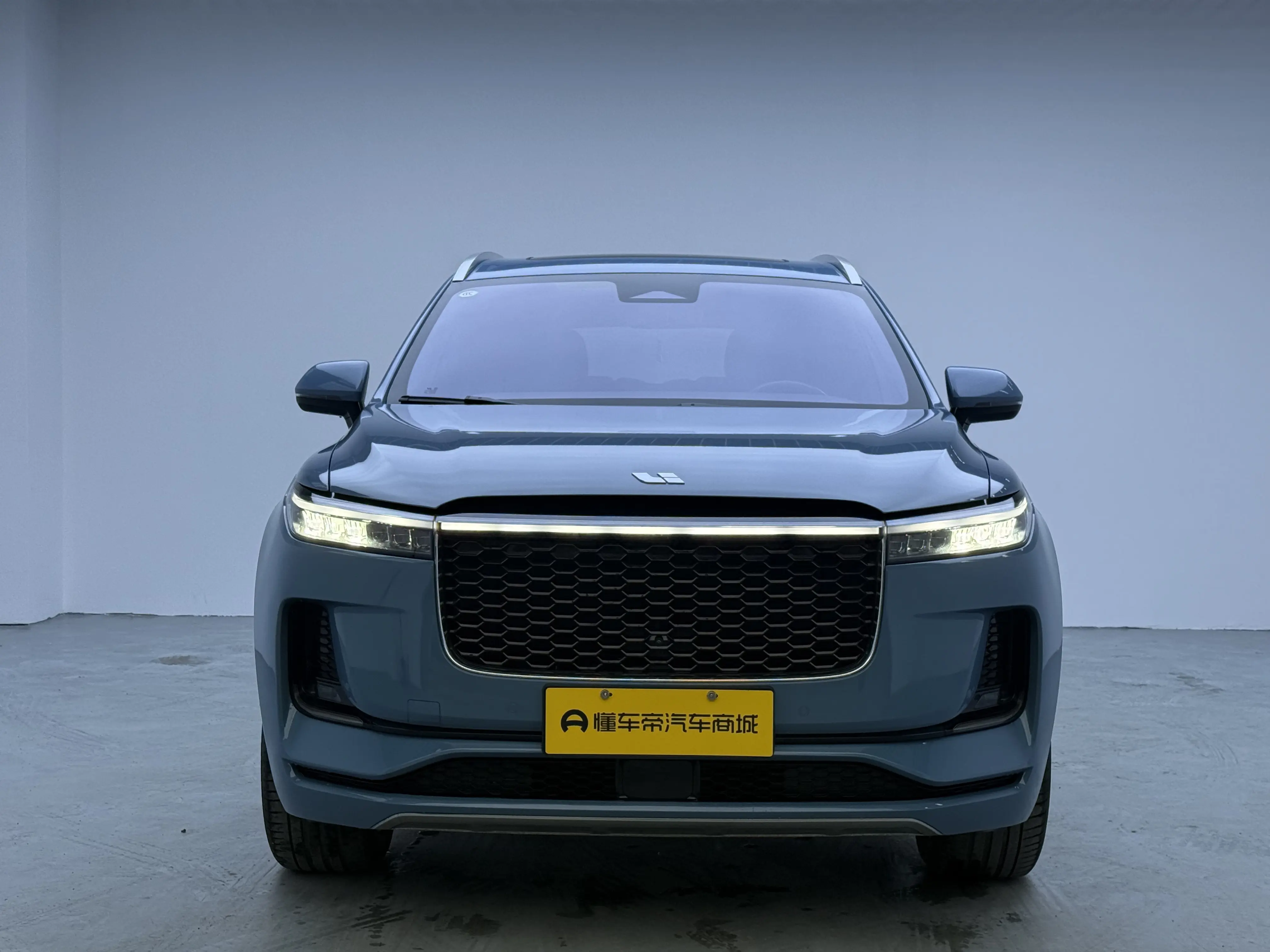 Li ONE (Ideal ONE)  из Китая