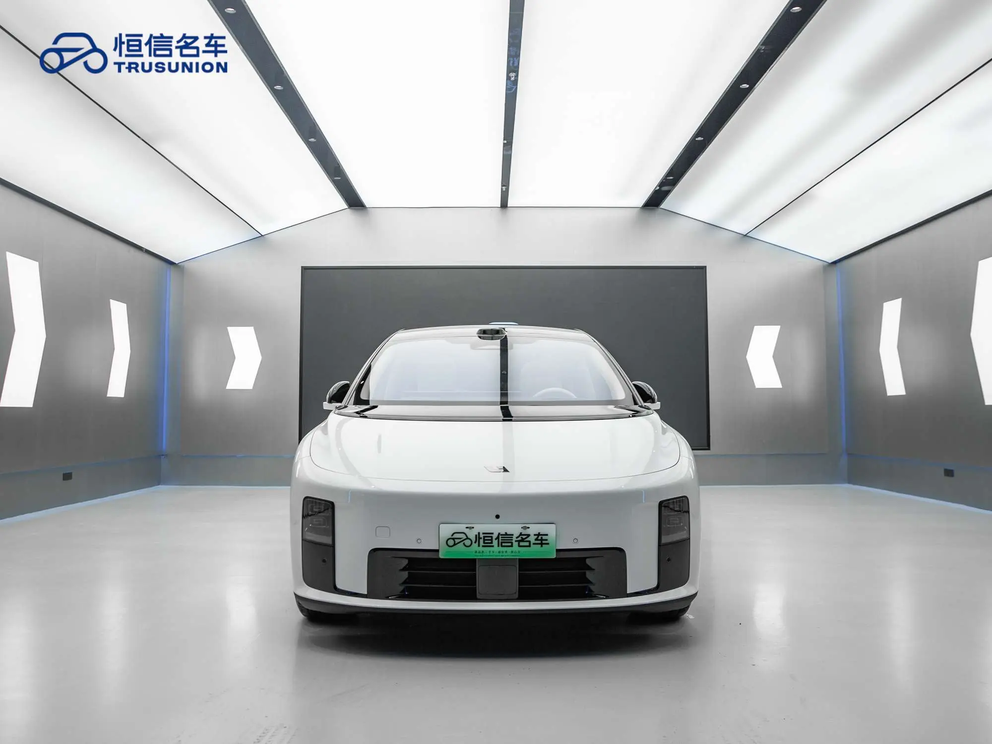 Li Ideal i8  из Китая