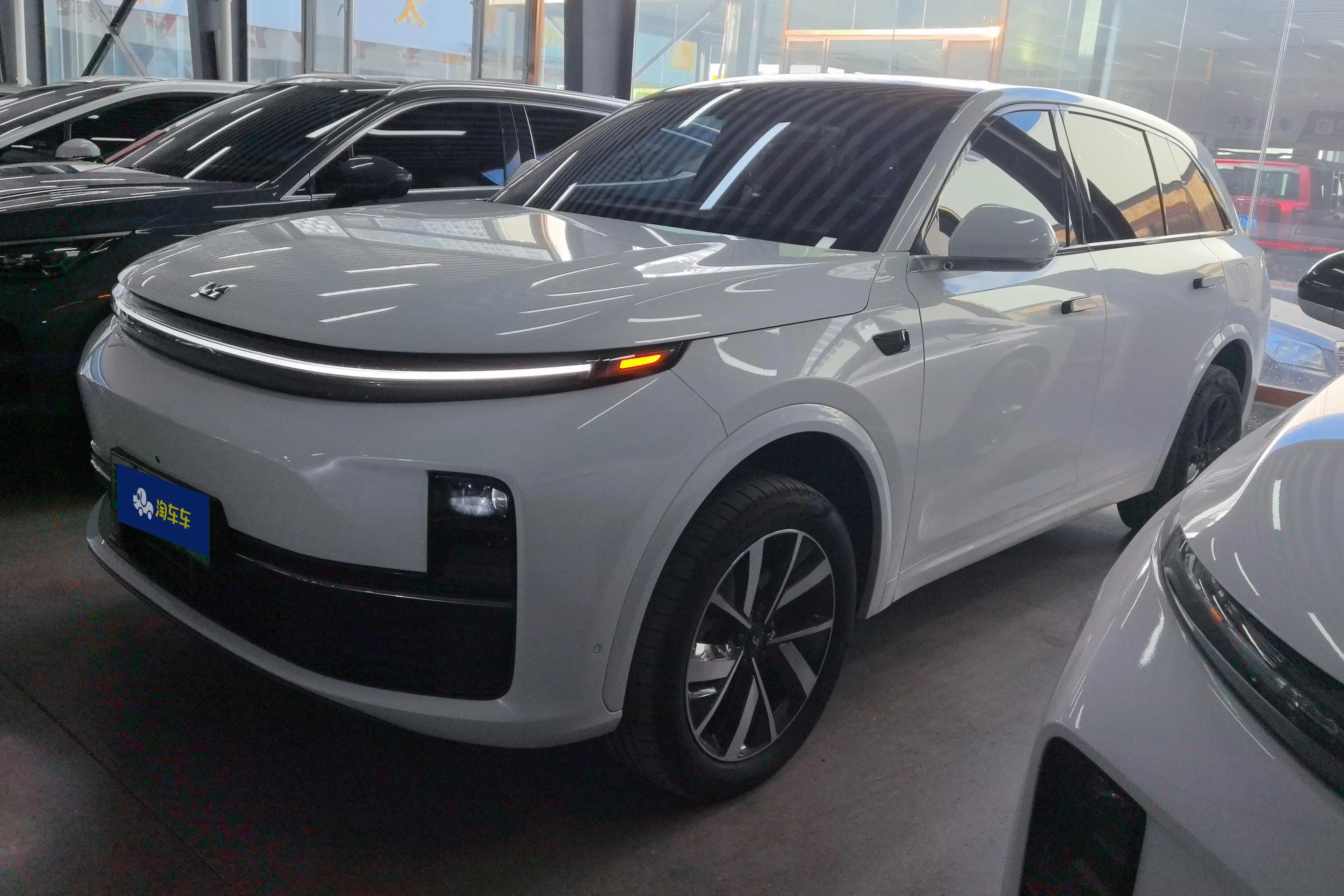 Li L7 (Ideal L7)  из Китая