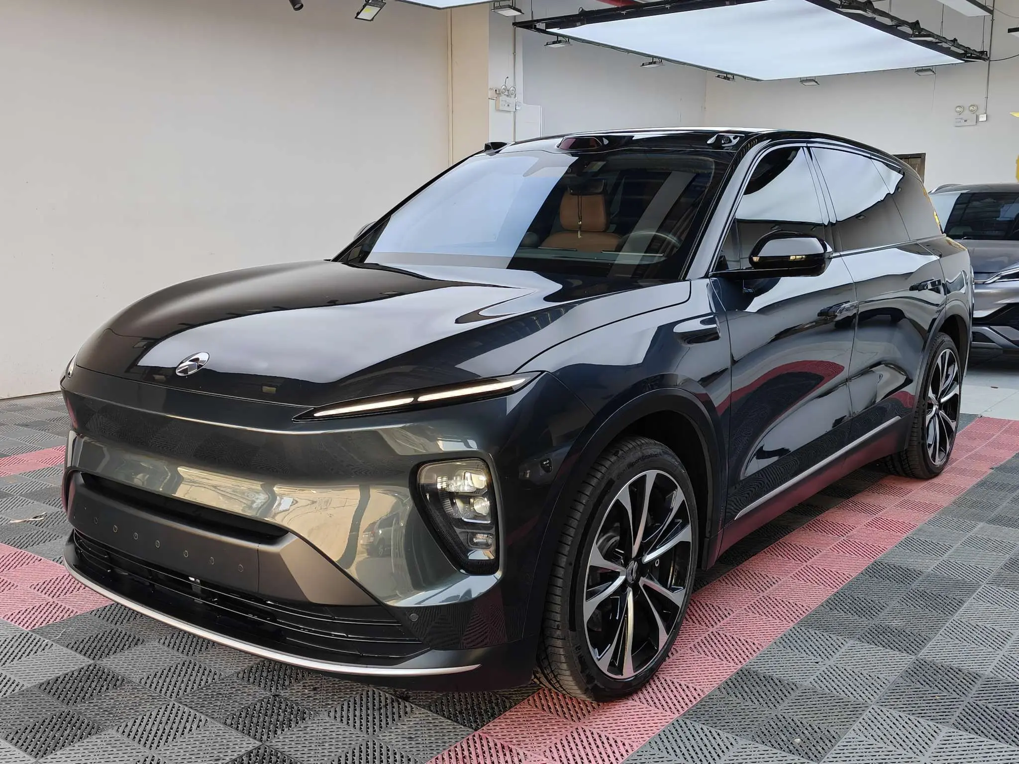 NIO ES8  из Китая