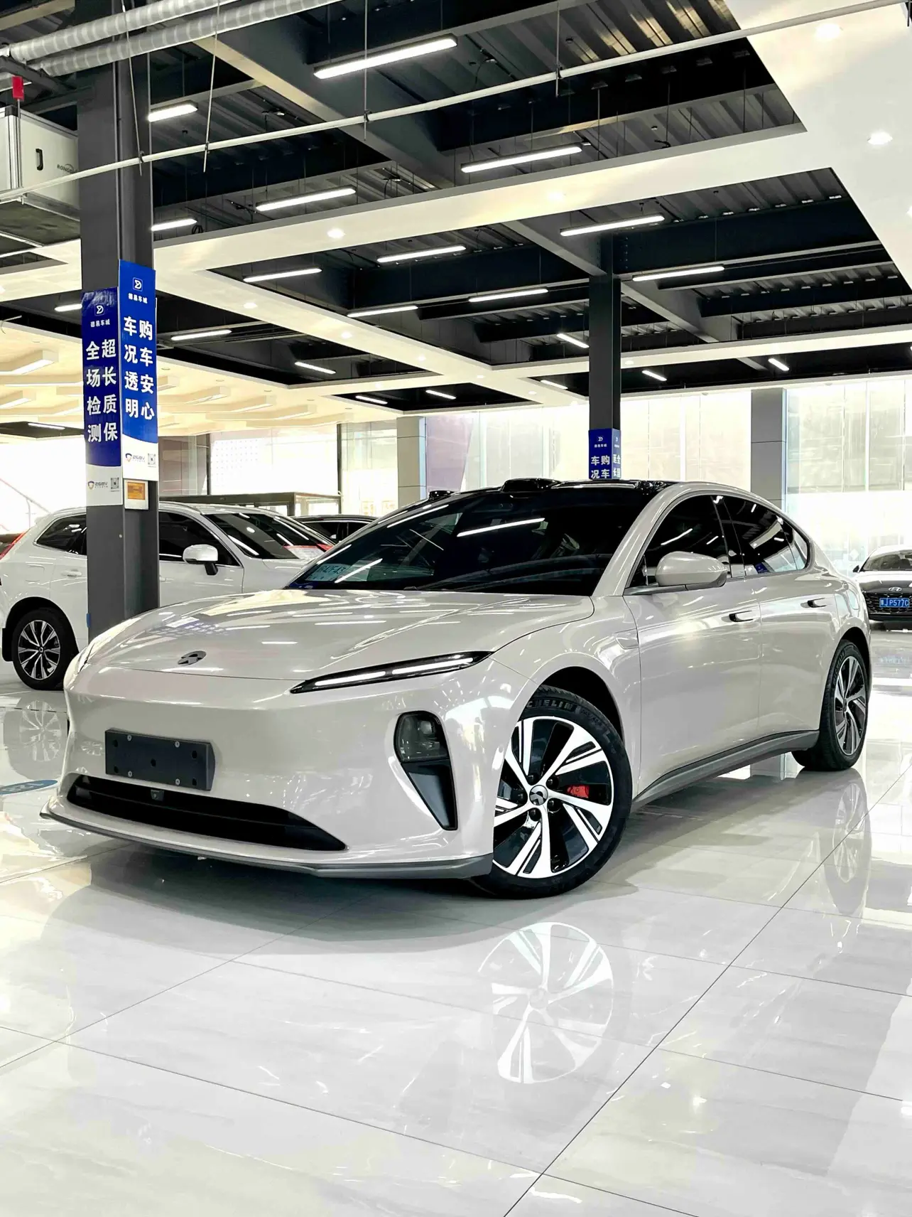 NIO ET5  из Китая