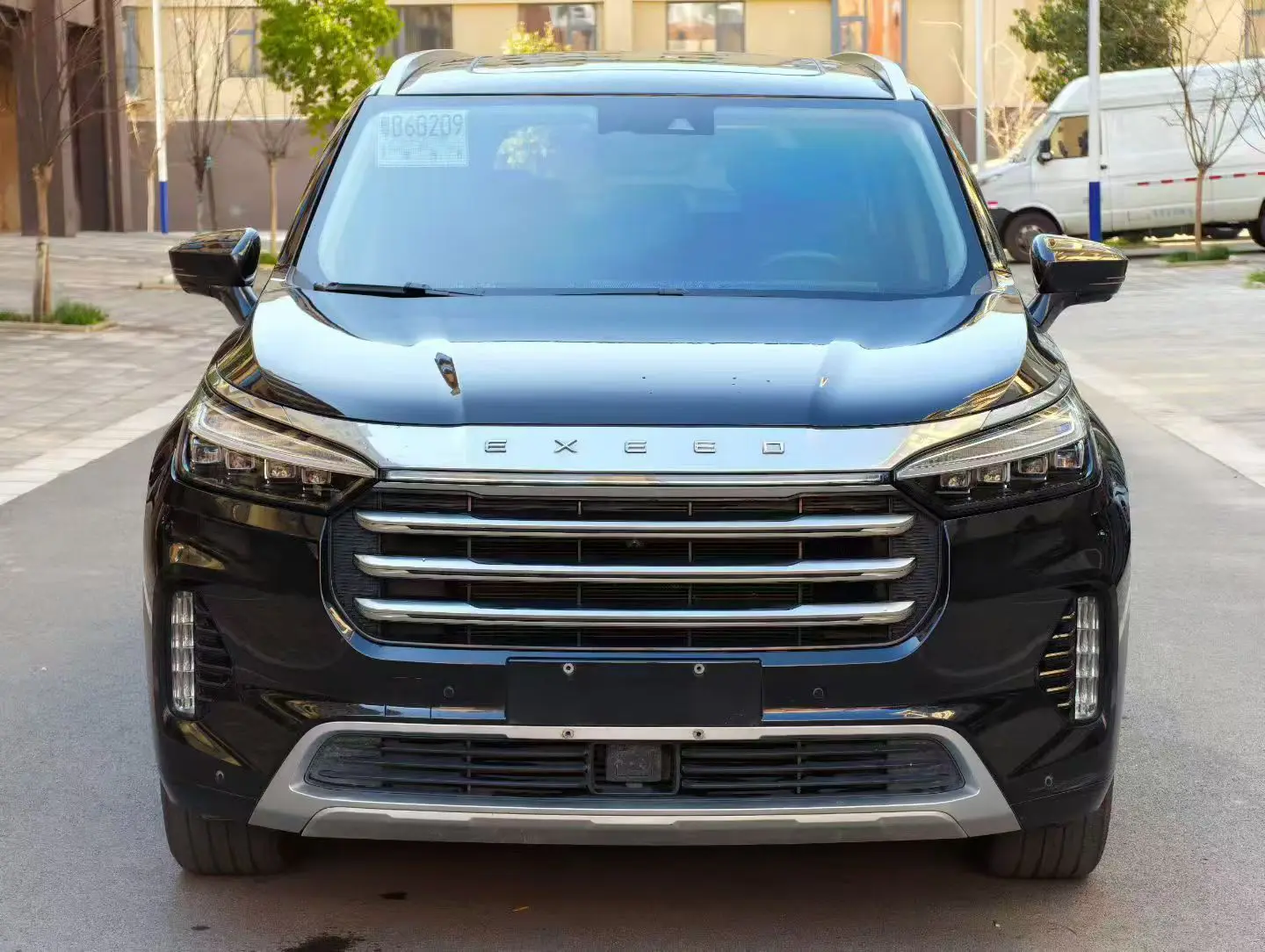 Exeed VX (The starry road embraces the moon)  из Китая