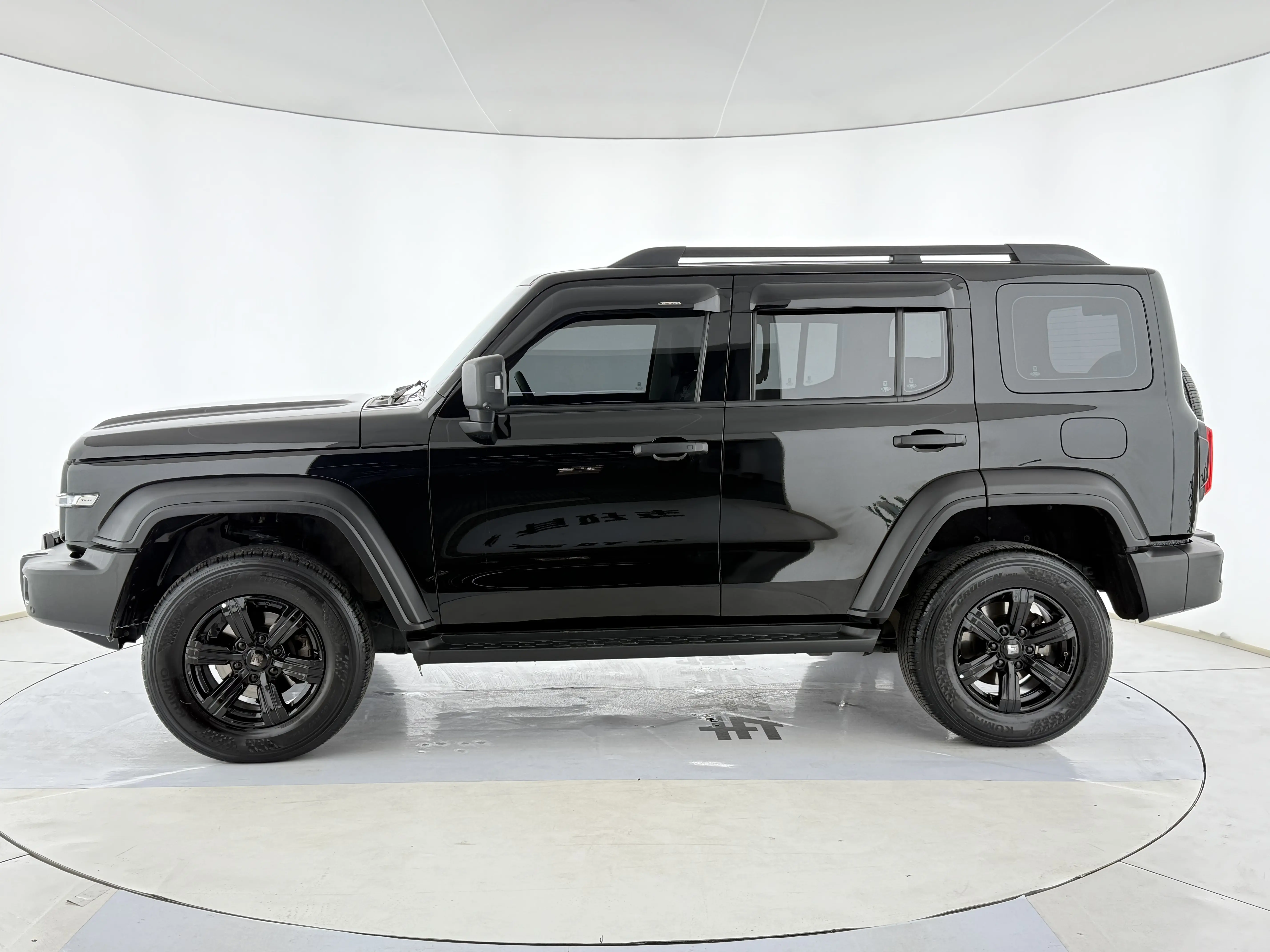 Tank 300  из Китая