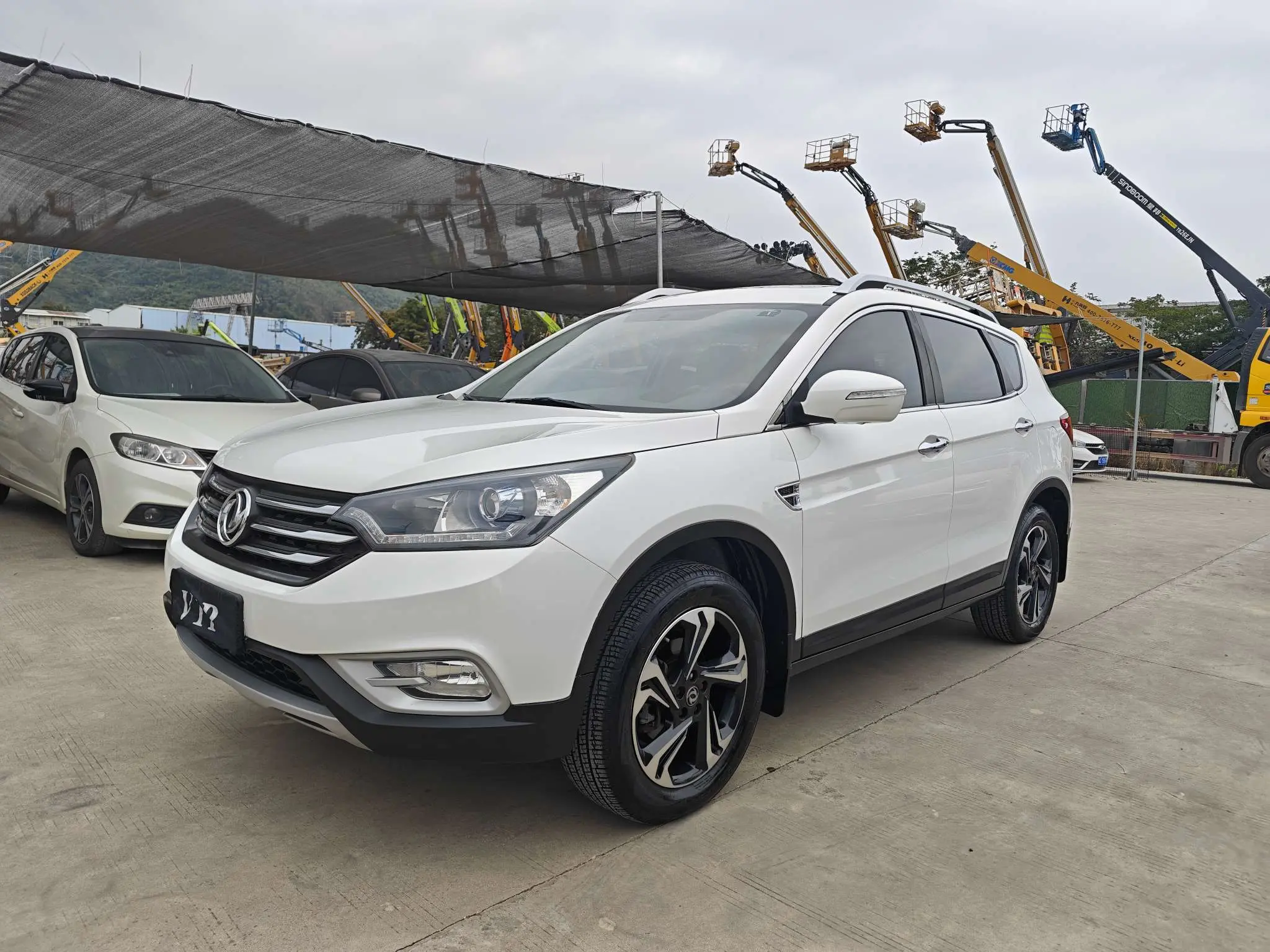 Dongfeng Fengshen AX7  из Китая
